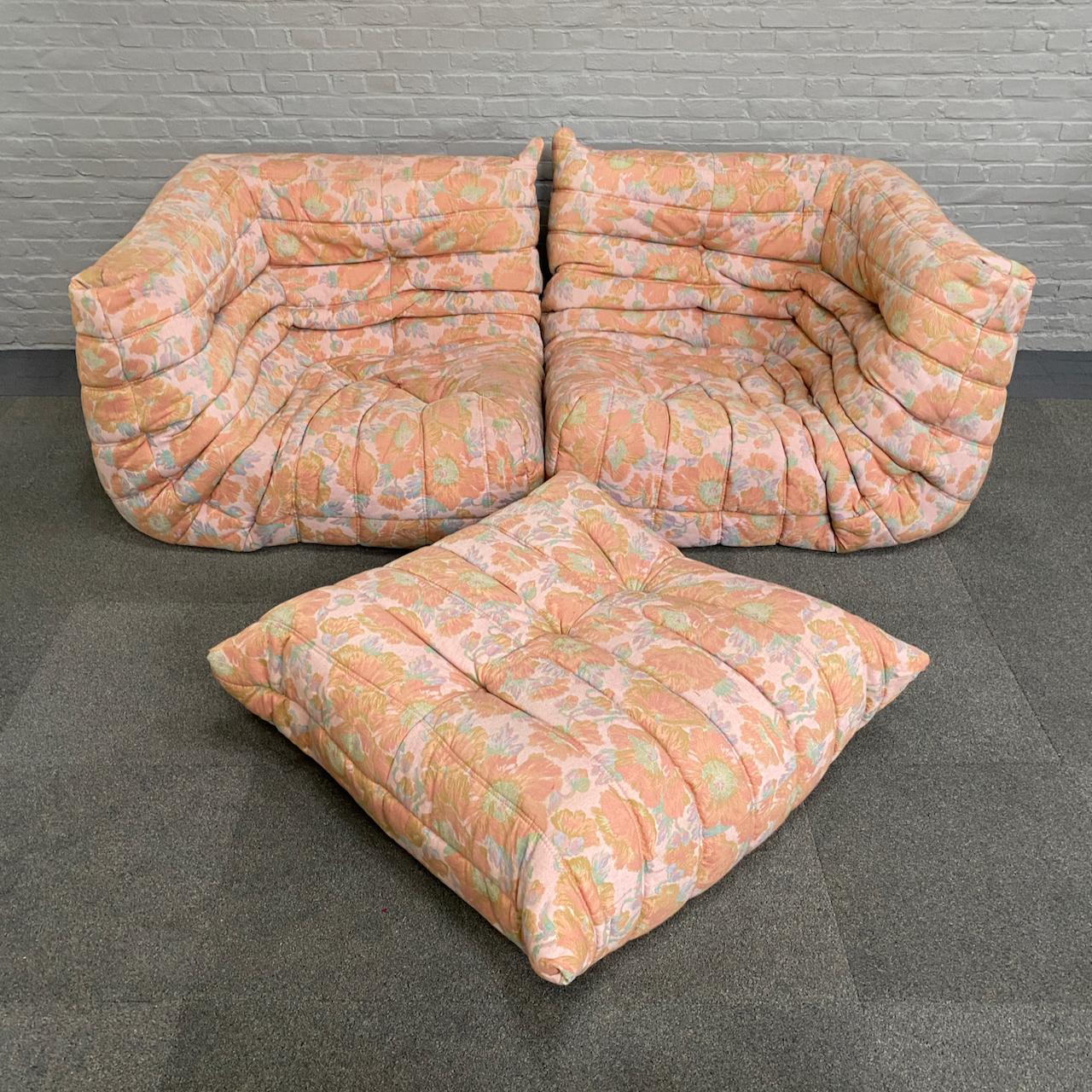 ORIGINAL LIGNE ROSET FLORAL SOFA SET BY MICHEL DUCAROY - FRANCE 1970'S


Amazing 4 piece Togo set: loveseat, 2 corners and ottoman.
The whole set still has the original fabric from the 1970's in what we think was a custom order at the time.
The