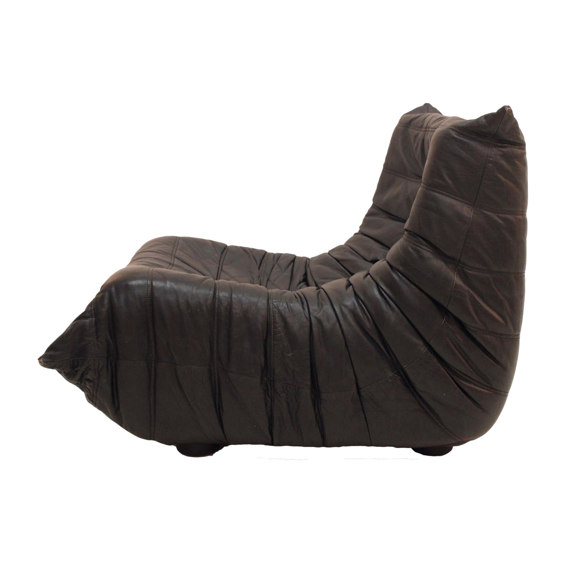 Original Ligne Roset Togo Black Leather Lounge Chair Designed by Michel Ducaroy In Good Condition In Ibiza, Spain