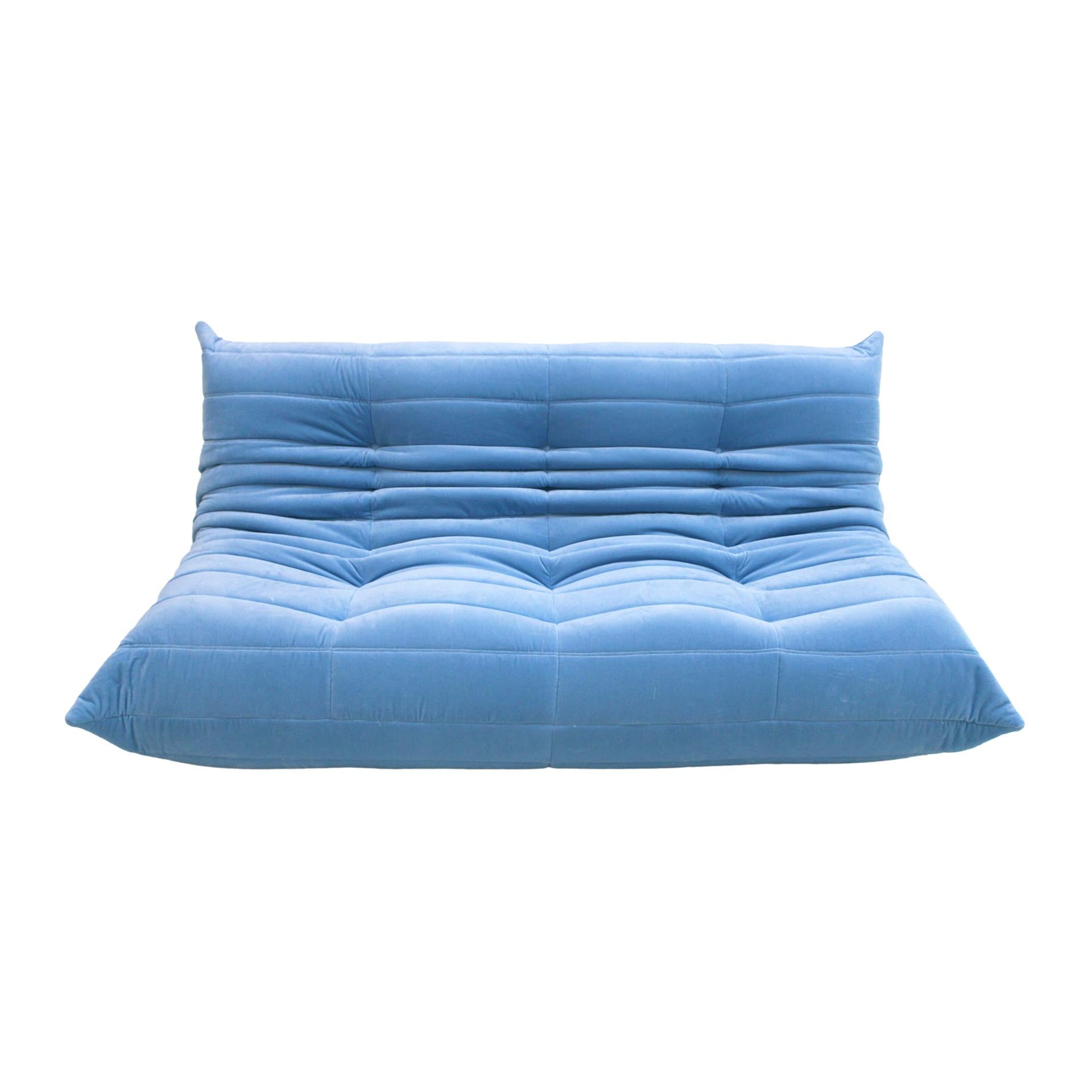 Original Ligne Roset Togo Blue Cotton Velvet Sofa Designed by Michel Ducaroy In Good Condition In Madrid, ES