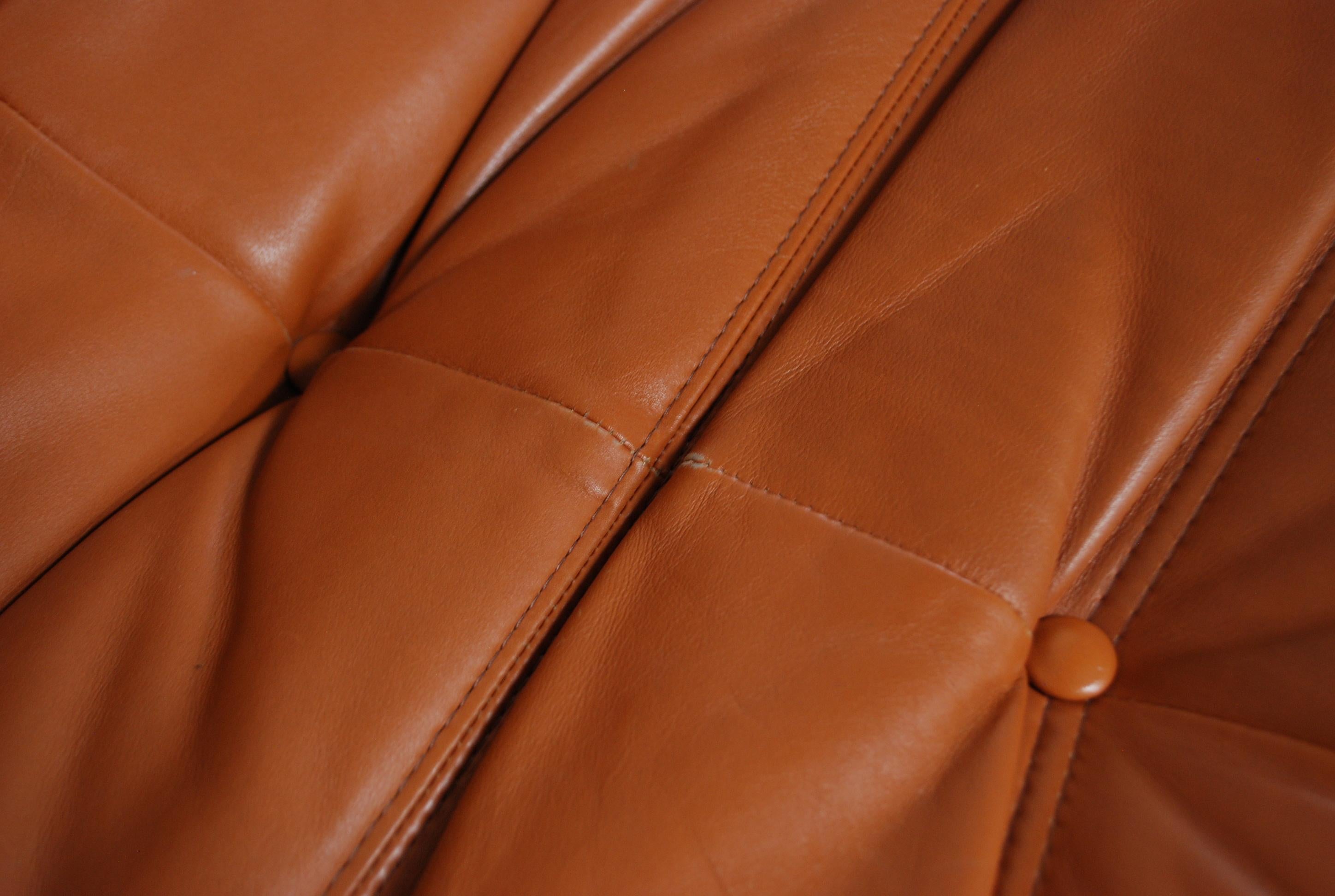 Original Ligne Roset Togo Cognac Aniline Leather Chair In Good Condition In Munich, Bavaria