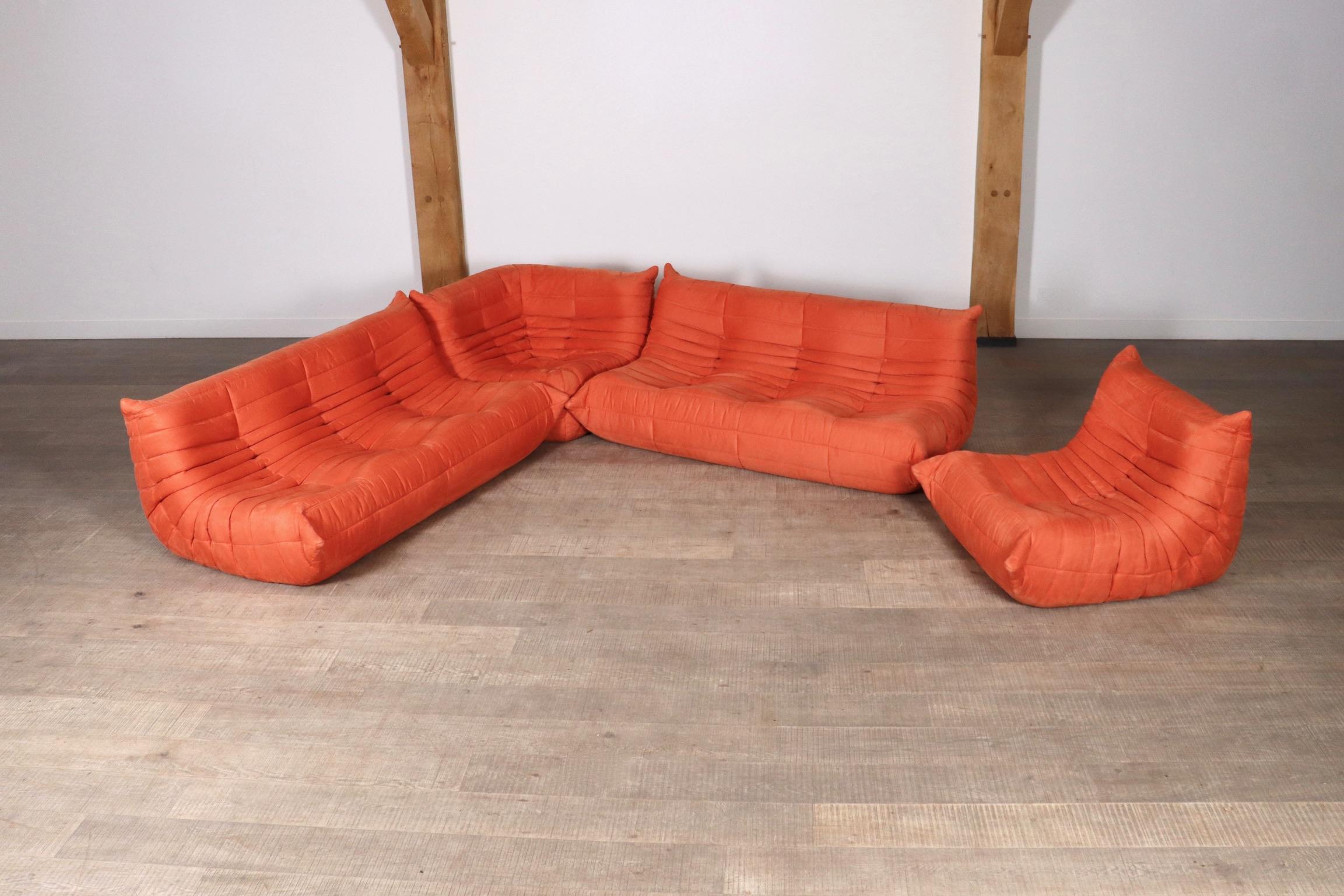Original Ligne Roset Togo sofa in coral alcantara by Michel Ducaroy In Good Condition In ABCOUDE, UT