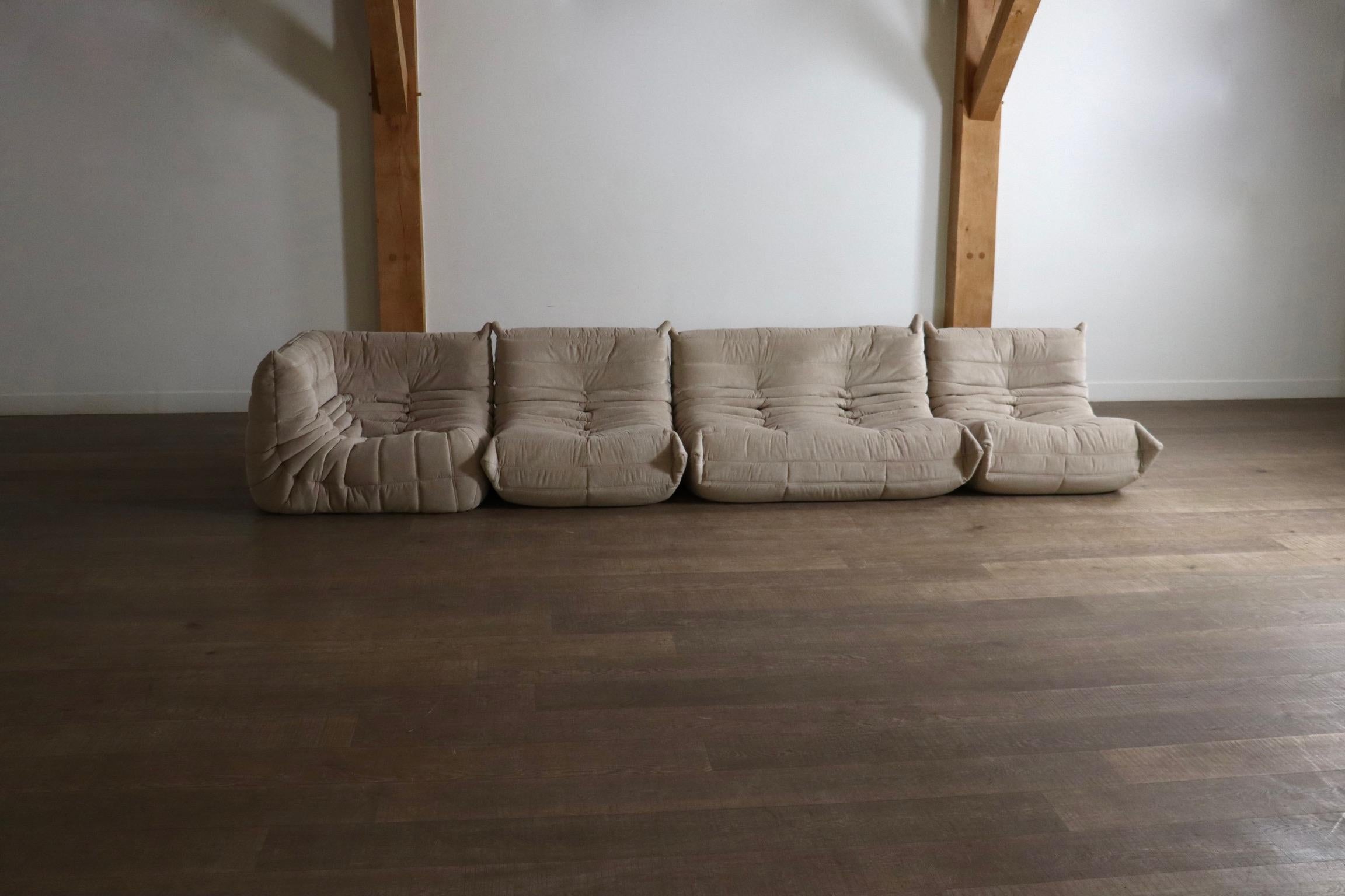 Fine XX secolo Set di divani originali Ligne Roset Togo in beige di Michel Ducaroy, anni '70 in vendita