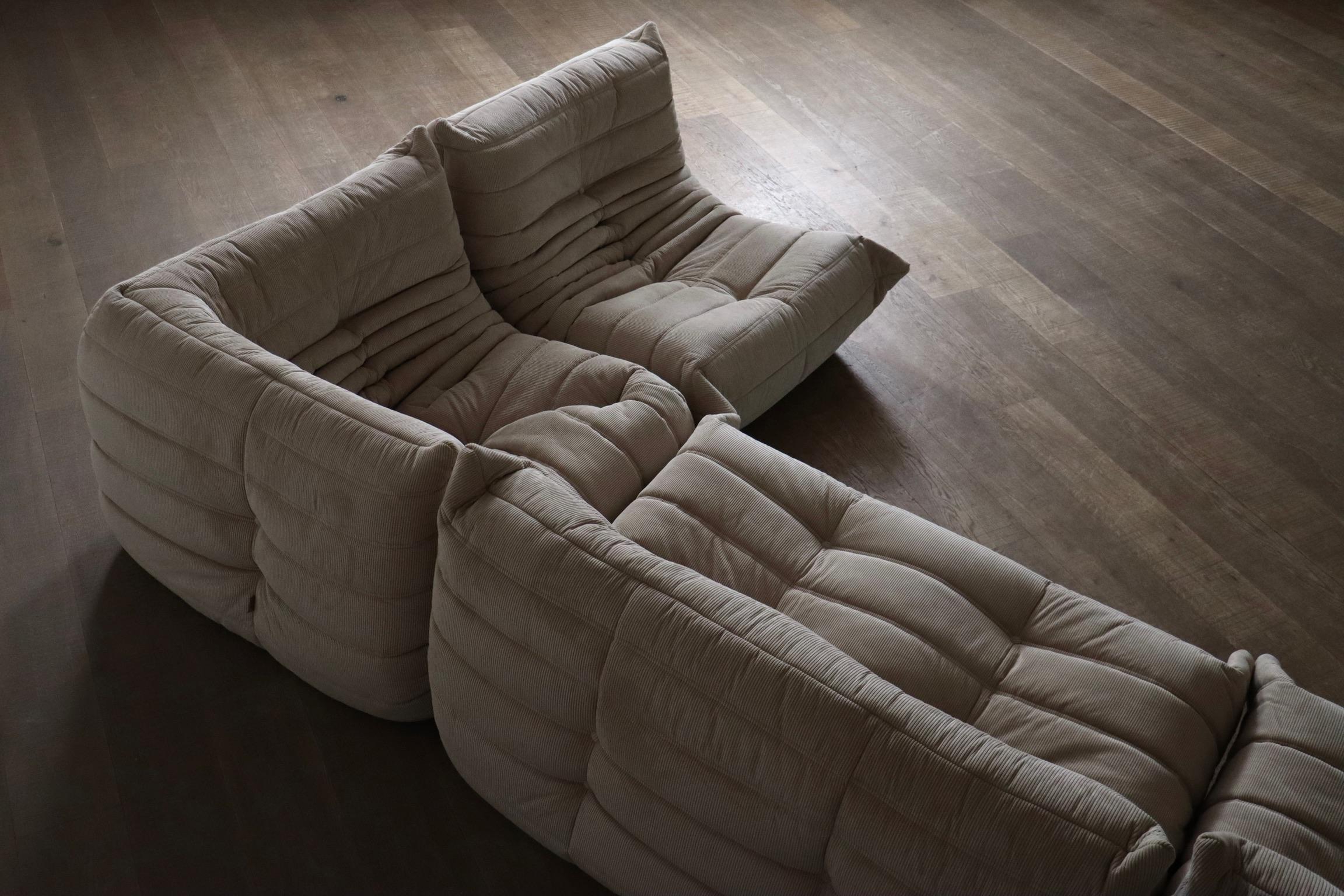 Set di divani originali Ligne Roset Togo in beige di Michel Ducaroy, anni '70 in vendita 1