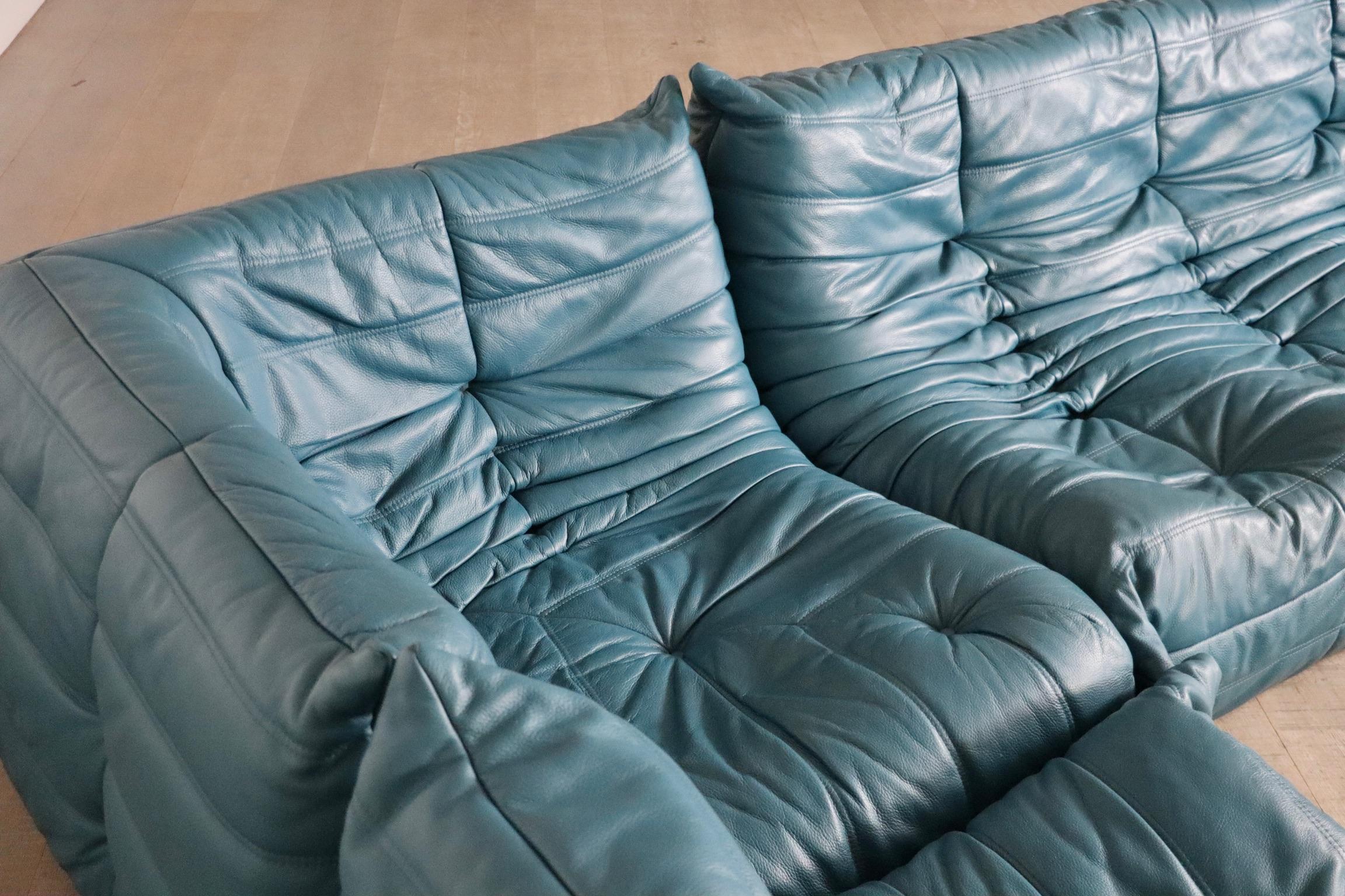 Original Ligne Roset Togo Sofa Set In Blue Leather By Michel Ducaroy, 1970s In Good Condition For Sale In ABCOUDE, UT