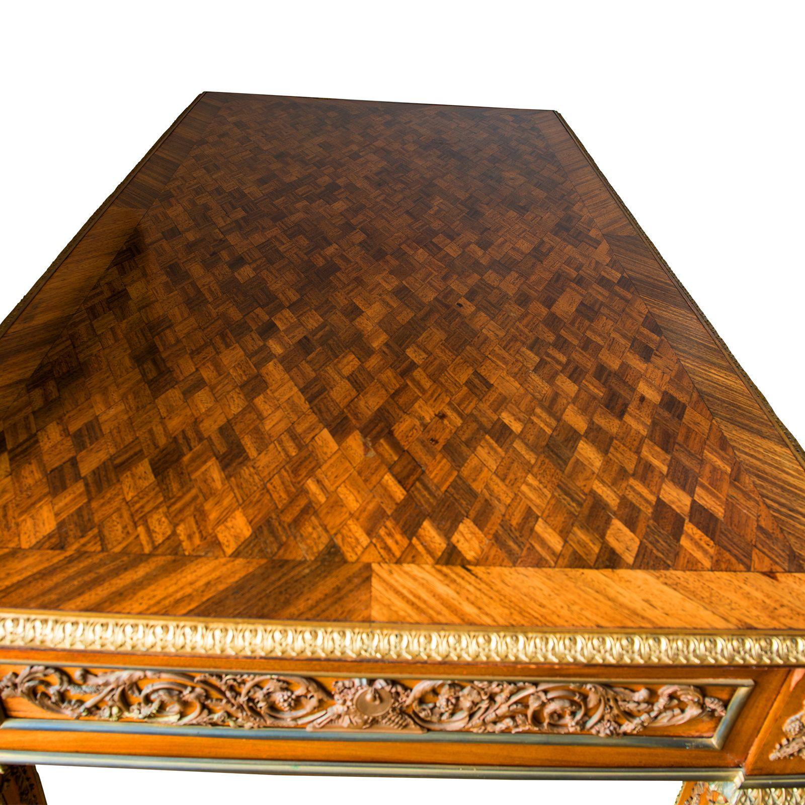 Mesa original de caoba estilo Louis Seize, principios del siglo XX Vaciado en venta