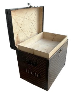 Original Louis Vuitton hat trunk, manufactured in Paris between 1895 and 1898