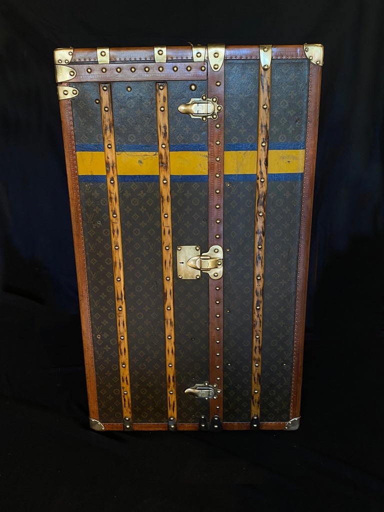 French Original Louis Vuitton Monogrammed Steamer Trunk, Fully Complete with All Pieces For Sale