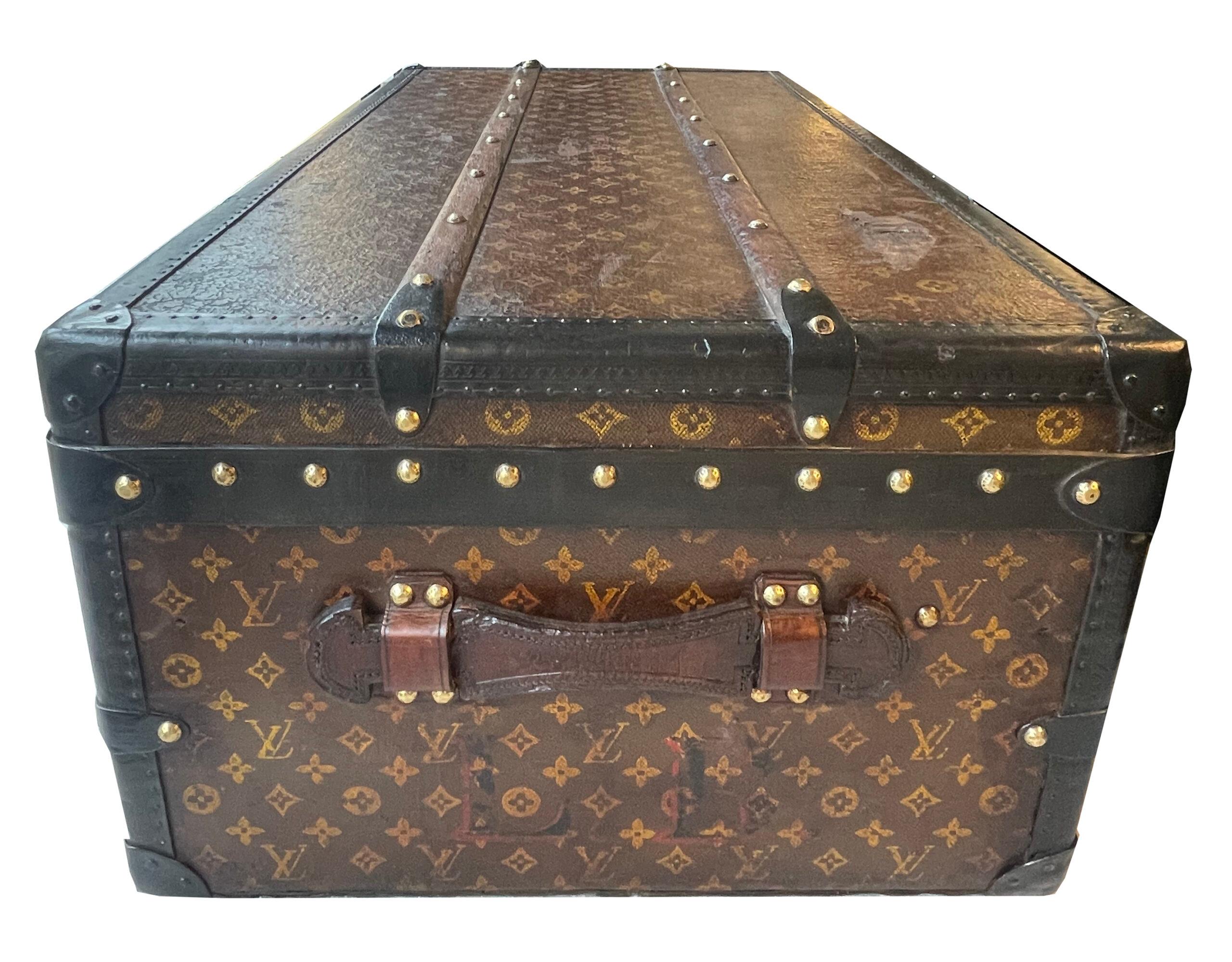 Europeo Baule da viaggio originale Louis Vuitton in vendita