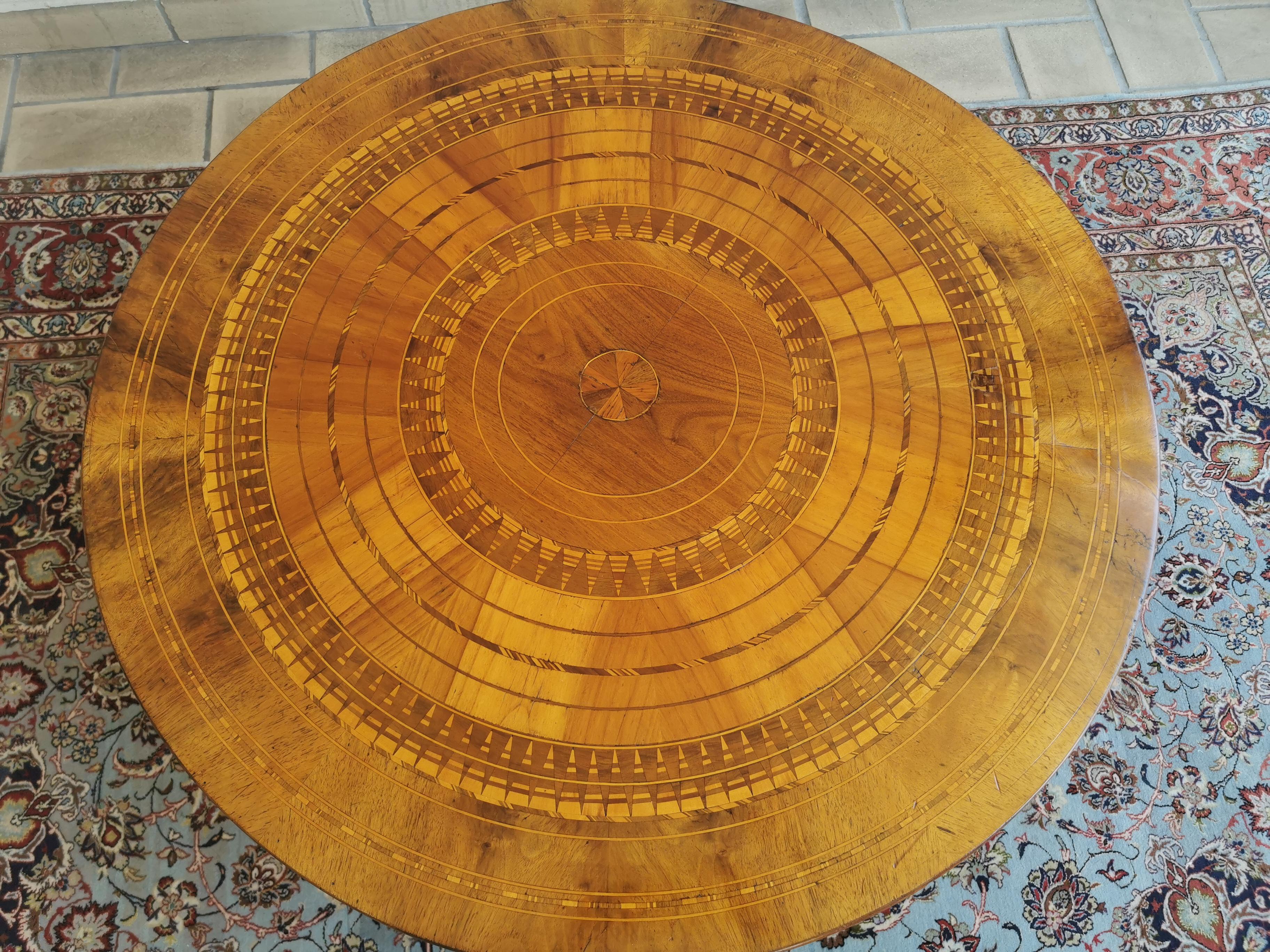 Original Louis XVI Marquetry Center Table circa 1770 France In Good Condition In Torino, IT