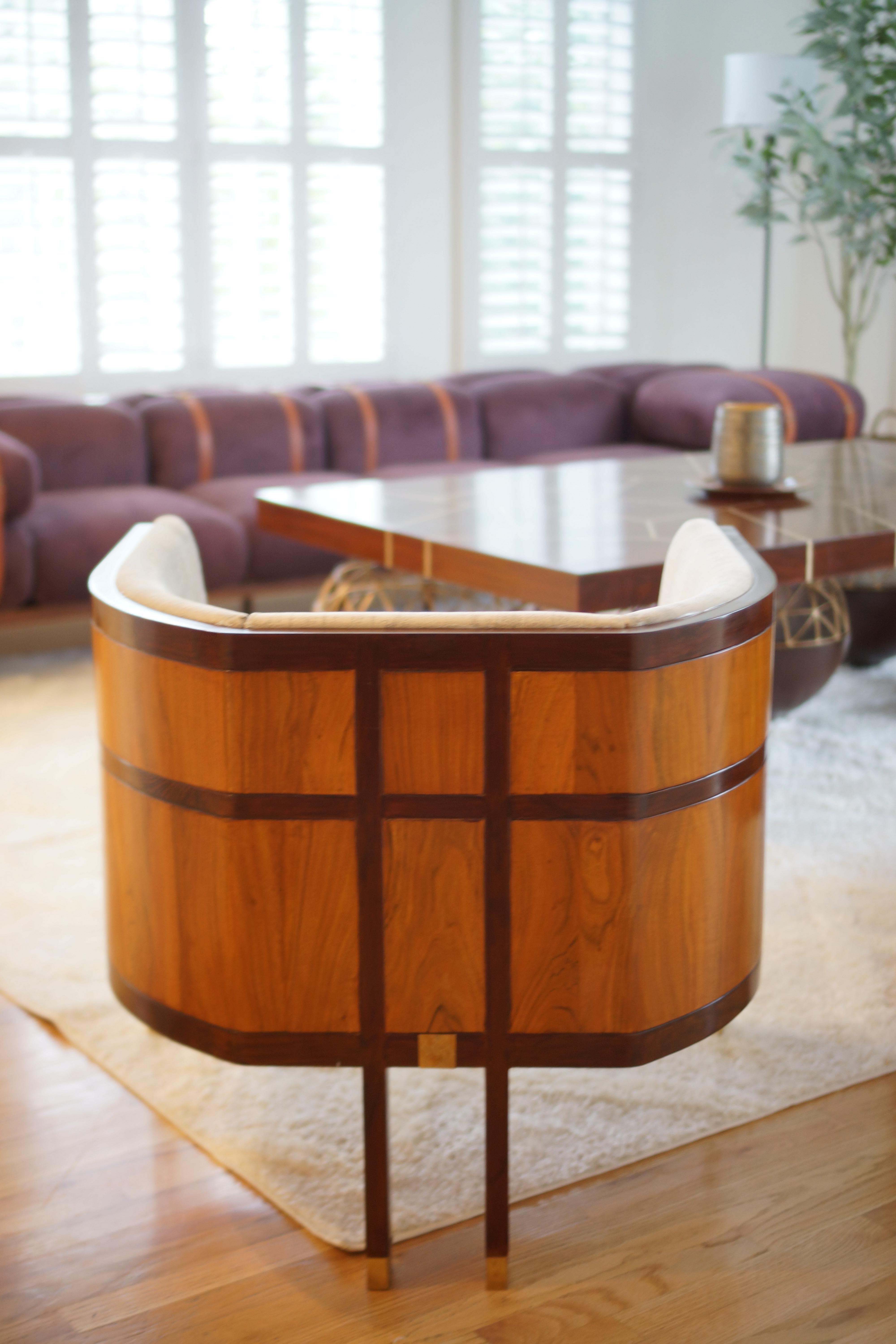 Original Loungesessel, Barrel Chair, Clubsessel, kühner, moderner, Nussbaumholzholzholz im Angebot 4