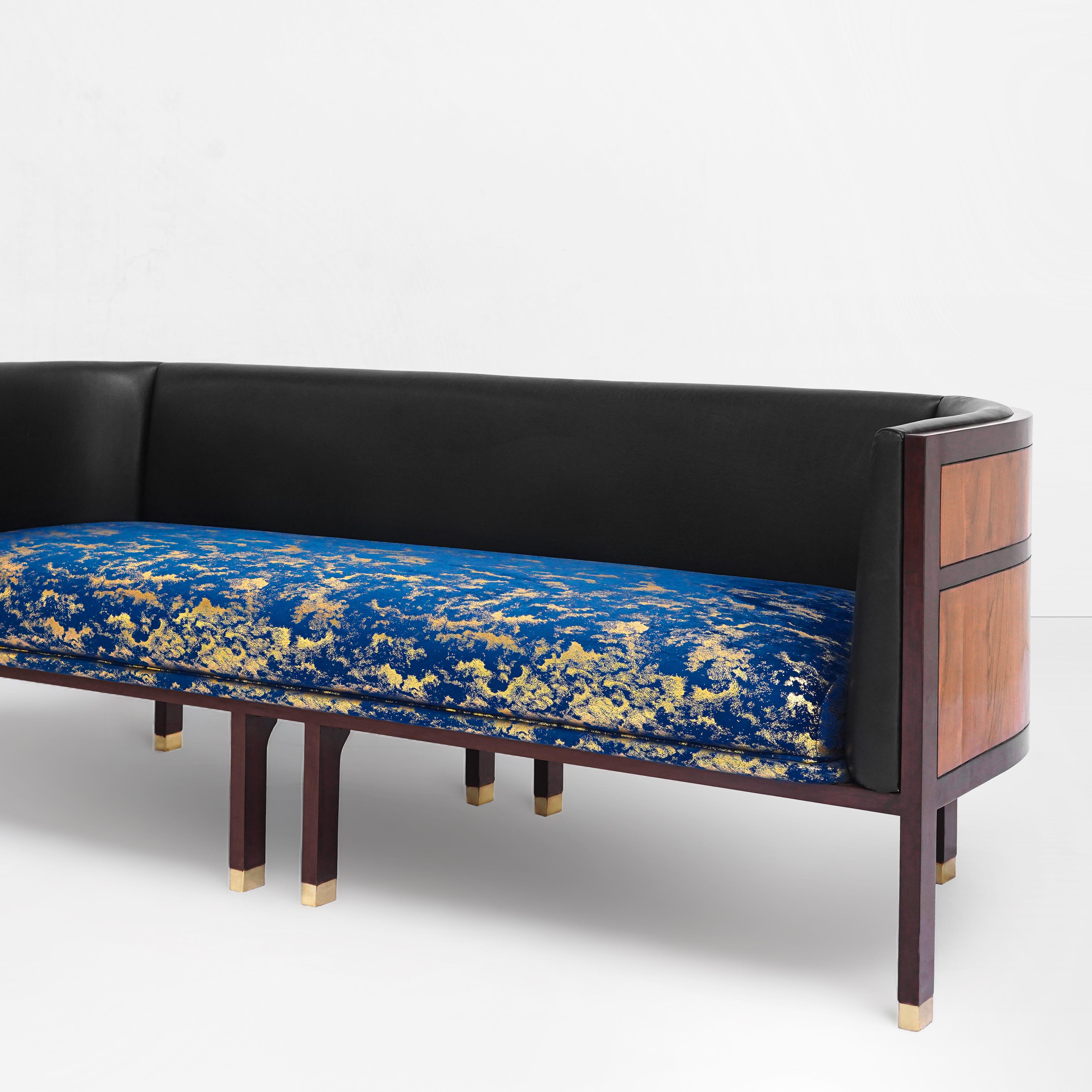 XXIe siècle et contemporain The Moderns sofa, Barrel Sofa, round back chair, bold, modern, walnut wood en vente