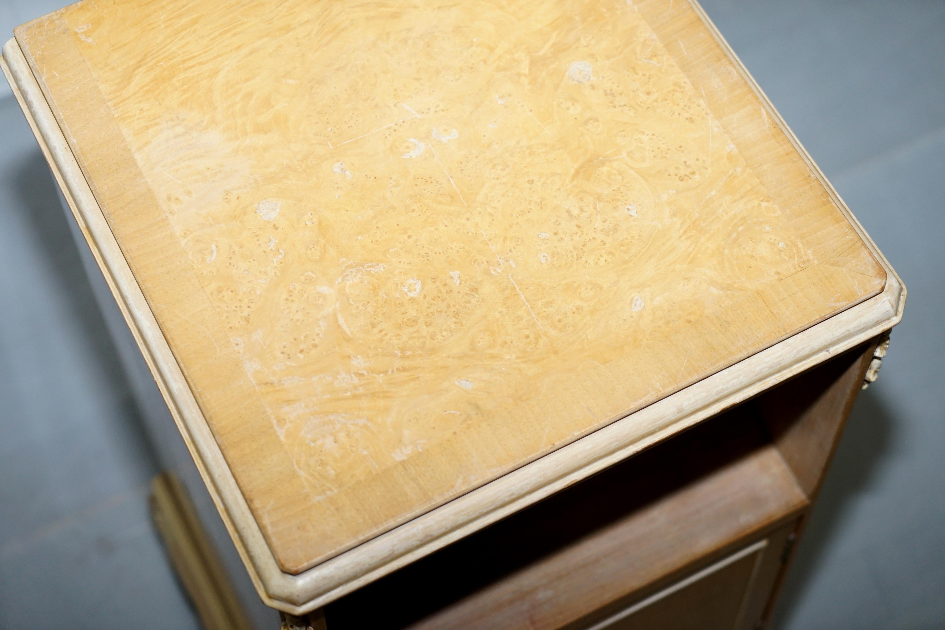 Original Maple & Co Art Deco circa 1930s Burr Walnut Bed Side Table Cabinet In Good Condition In West Sussex, Pulborough