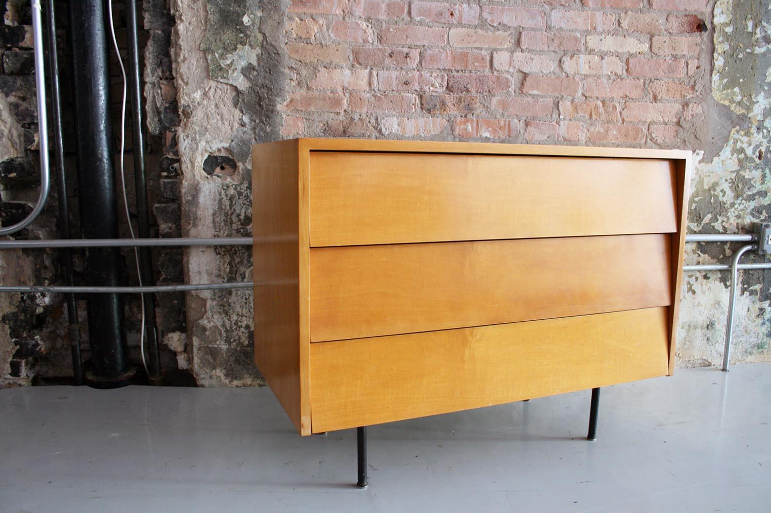 20th Century Original Maple Louvered Dresser by Florence Knoll for Knoll