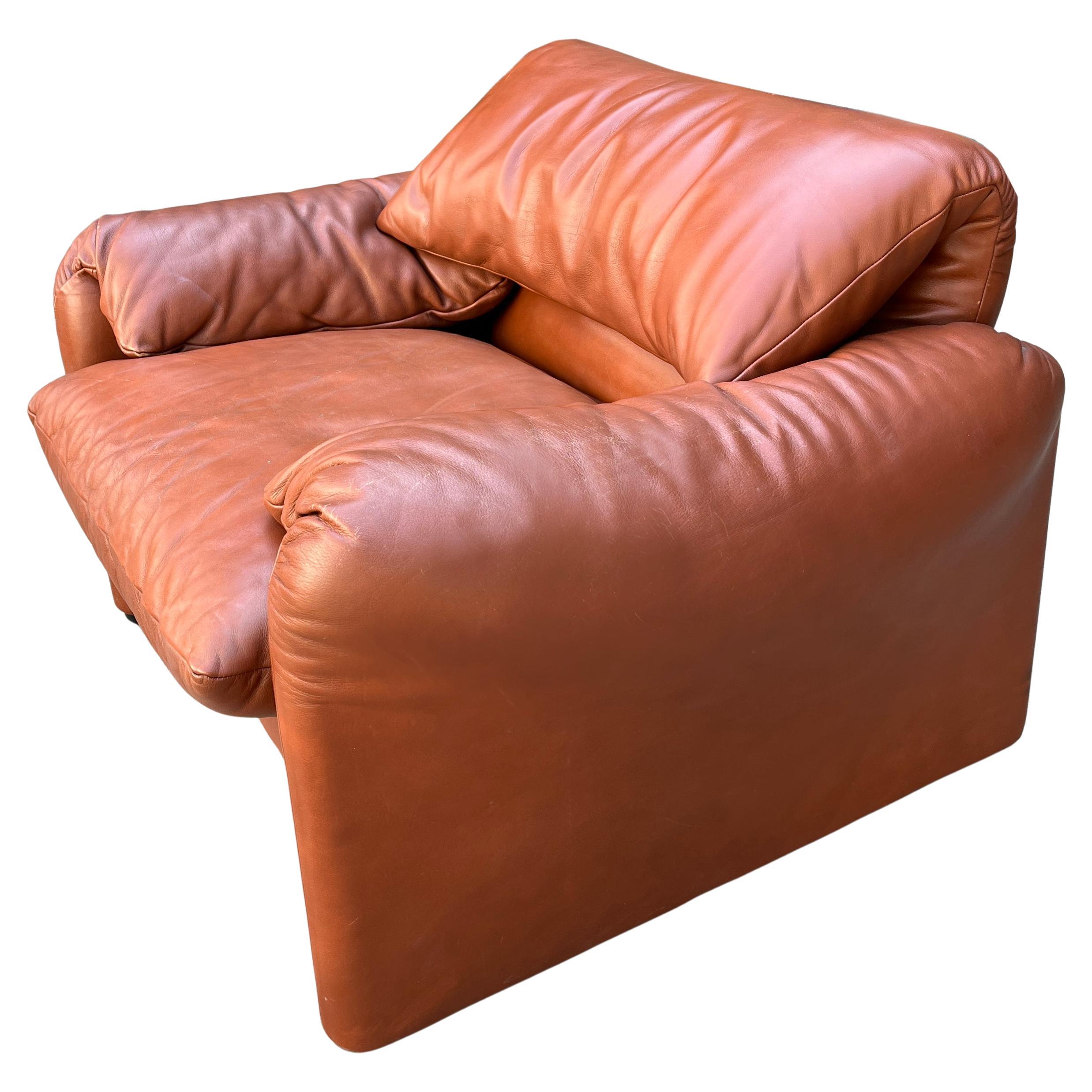 Original Maralunga Lounge Chair for Cassina Designed by Vico Magistretti 4