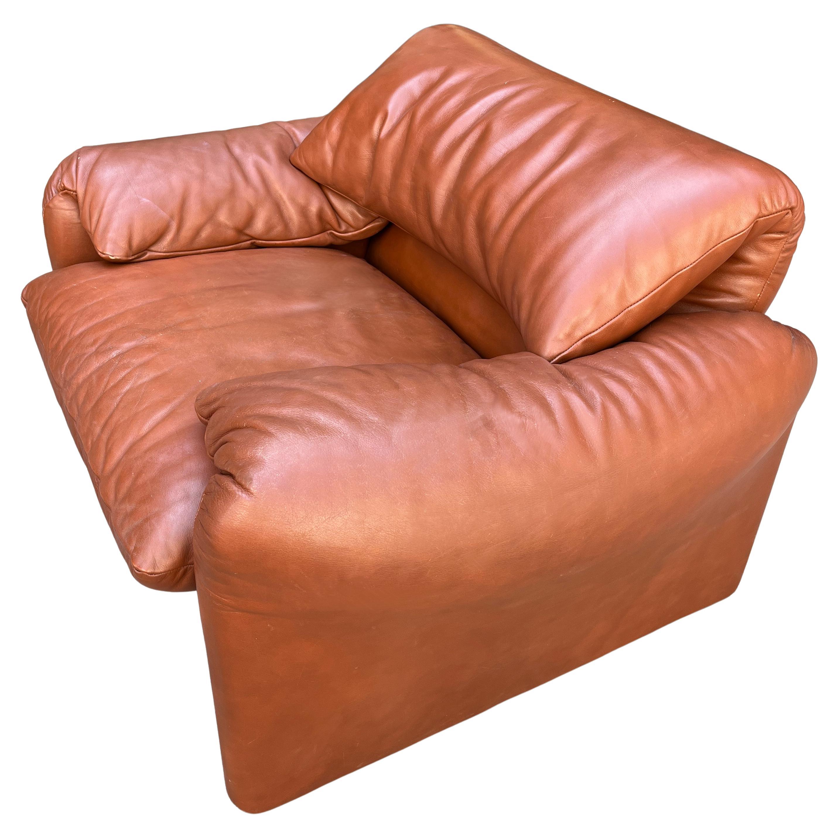20th Century Original Maralunga Lounge Chair for Cassina Designed by Vico Magistretti