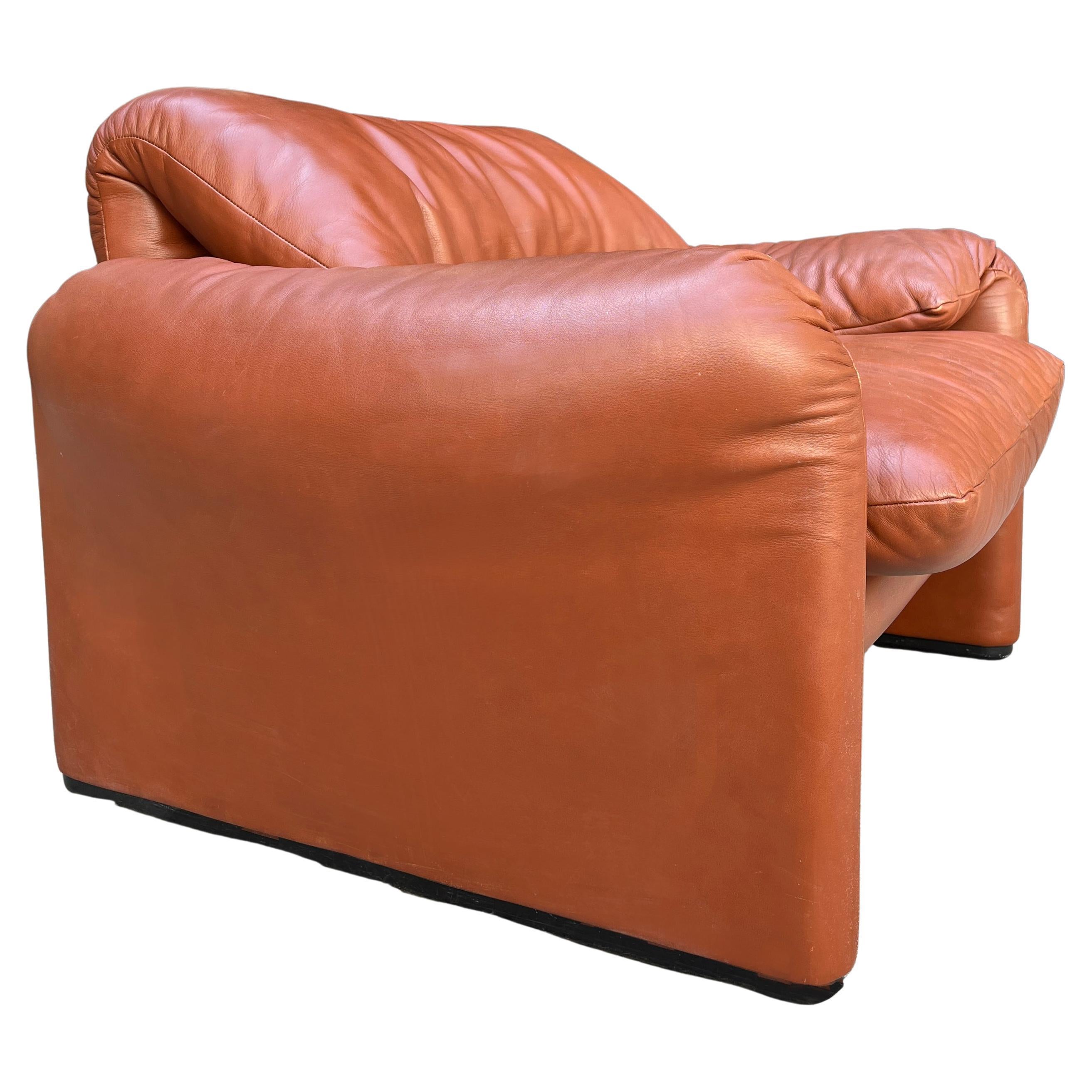 Original Maralunga Lounge Chair for Cassina Designed by Vico Magistretti 2