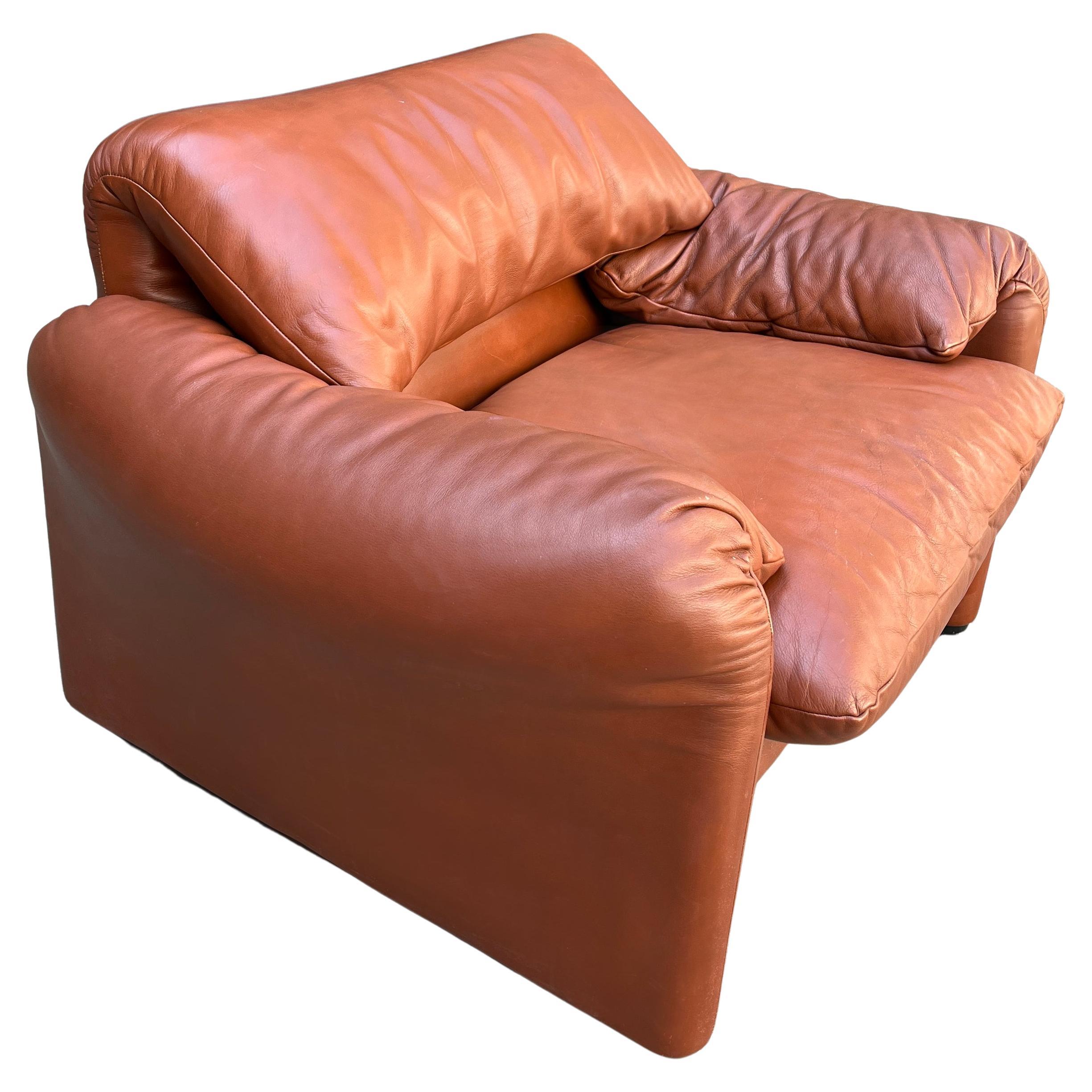Original Maralunga Lounge Chair for Cassina Designed by Vico Magistretti 3