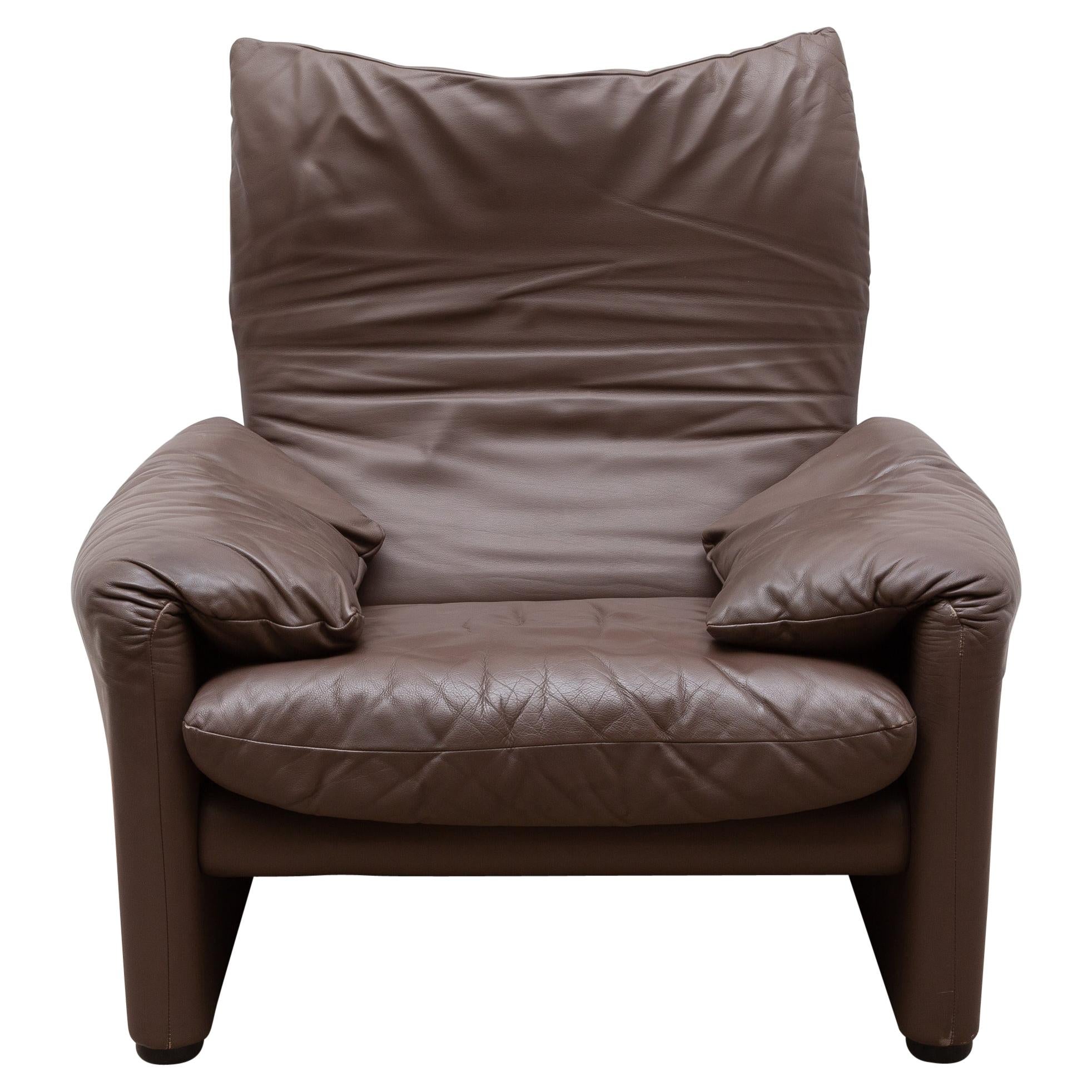 Original "Maralunga" Lounge Chair for Cassina Designed by Vico Magistretti Italy