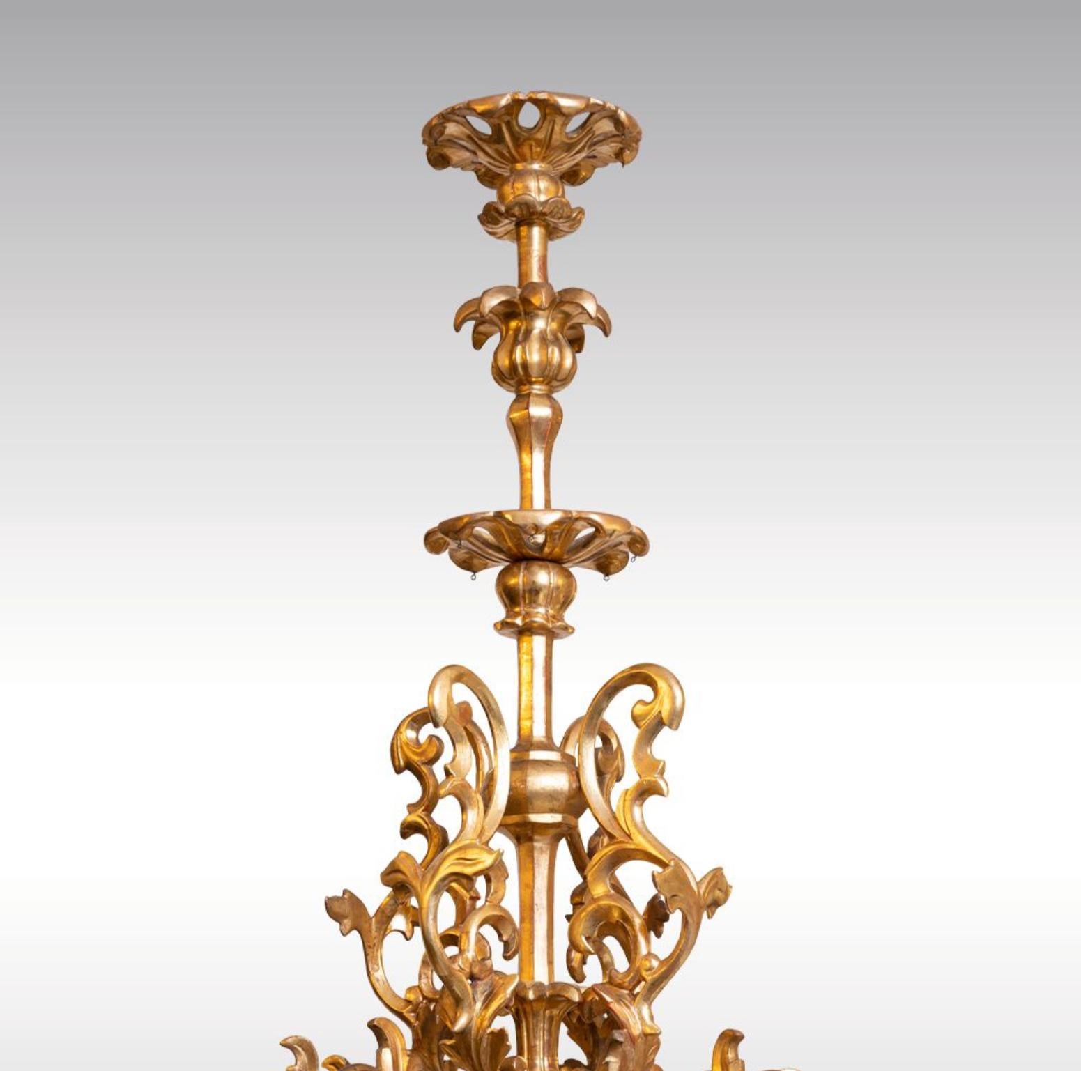 Lustre Rococo d'origine Maria Theresien, doré à la feuille, récemment restauré Bon état - En vente à Vienna, AT