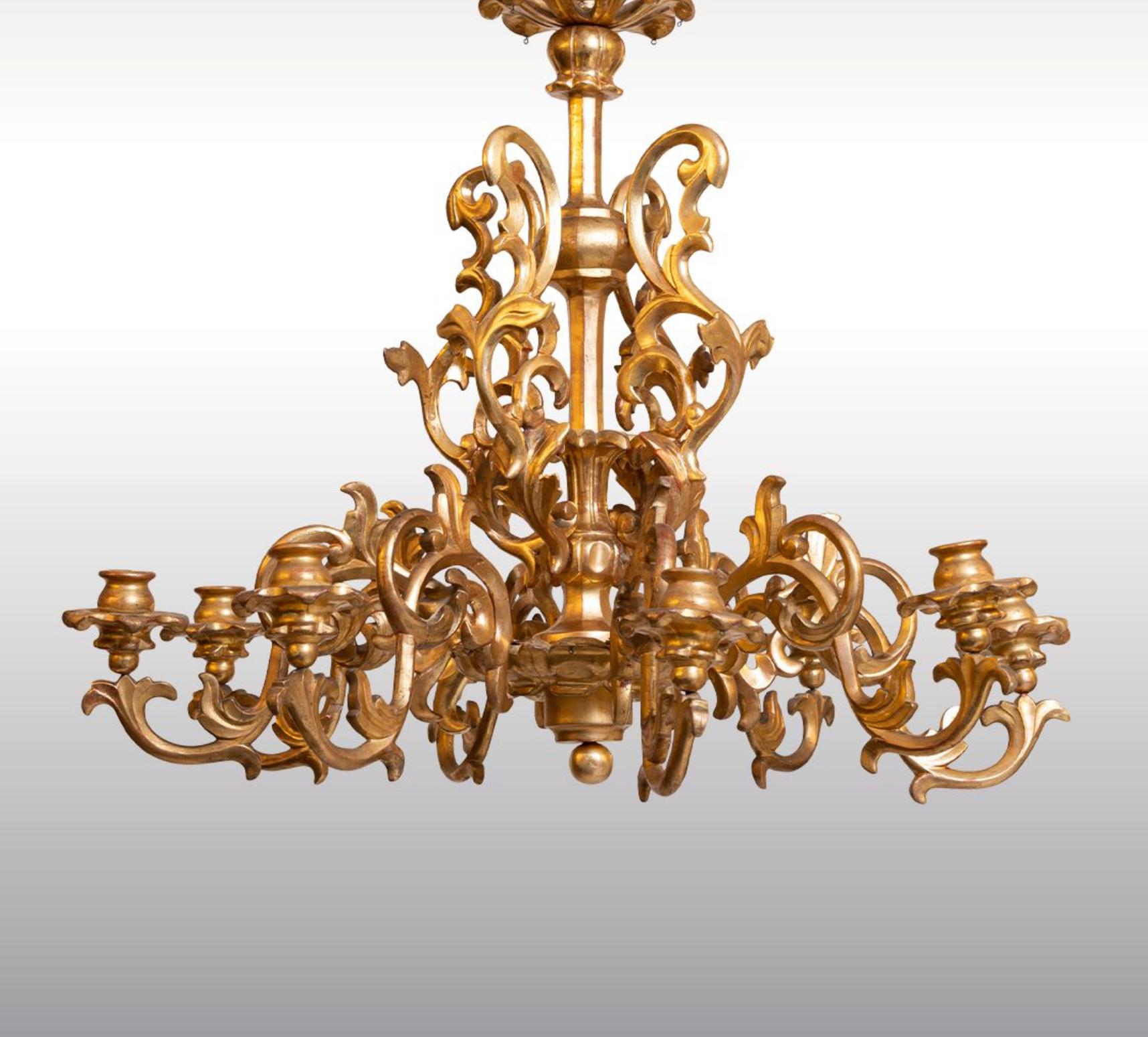 XVIIIe siècle Lustre Rococo d'origine Maria Theresien, doré à la feuille, récemment restauré en vente