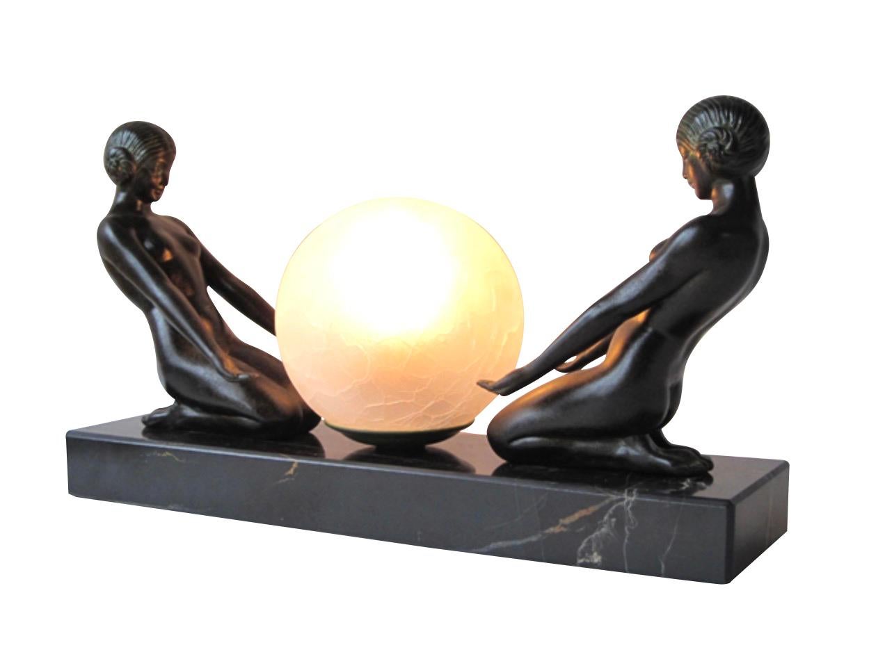 Lampe d'origine Max Le Verrier Cueillette de style Art Déco en zinc et marbre Bon état - En vente à Ulm, DE