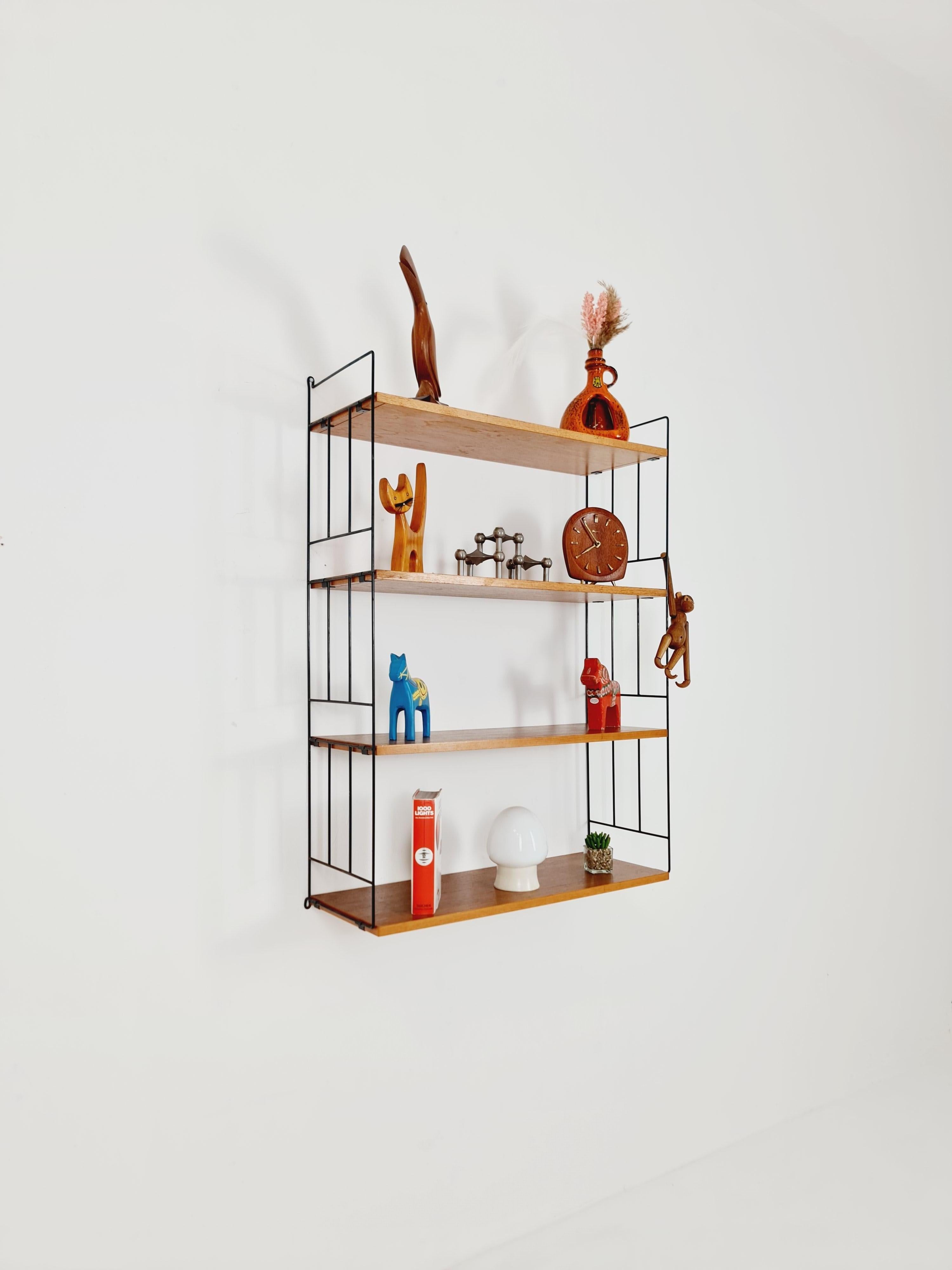 Sistema original de estanterías MCM Ash - compuesto por escaleras metálicas lacadas en negro en Bueno estado para la venta en Gaggenau, DE