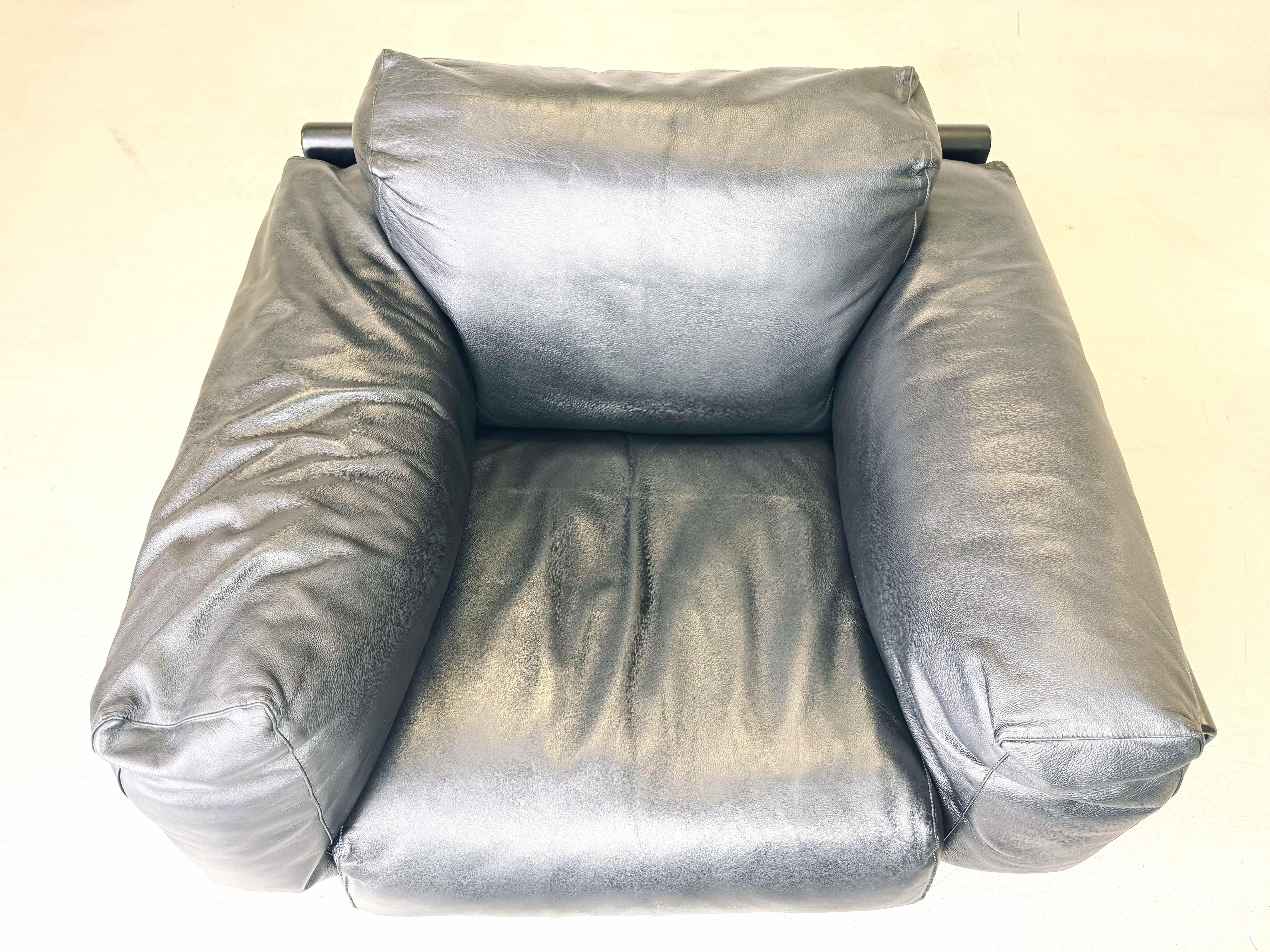 Original Meritalia armchair Afra & Tobia Scarpa leather black 1980s 3