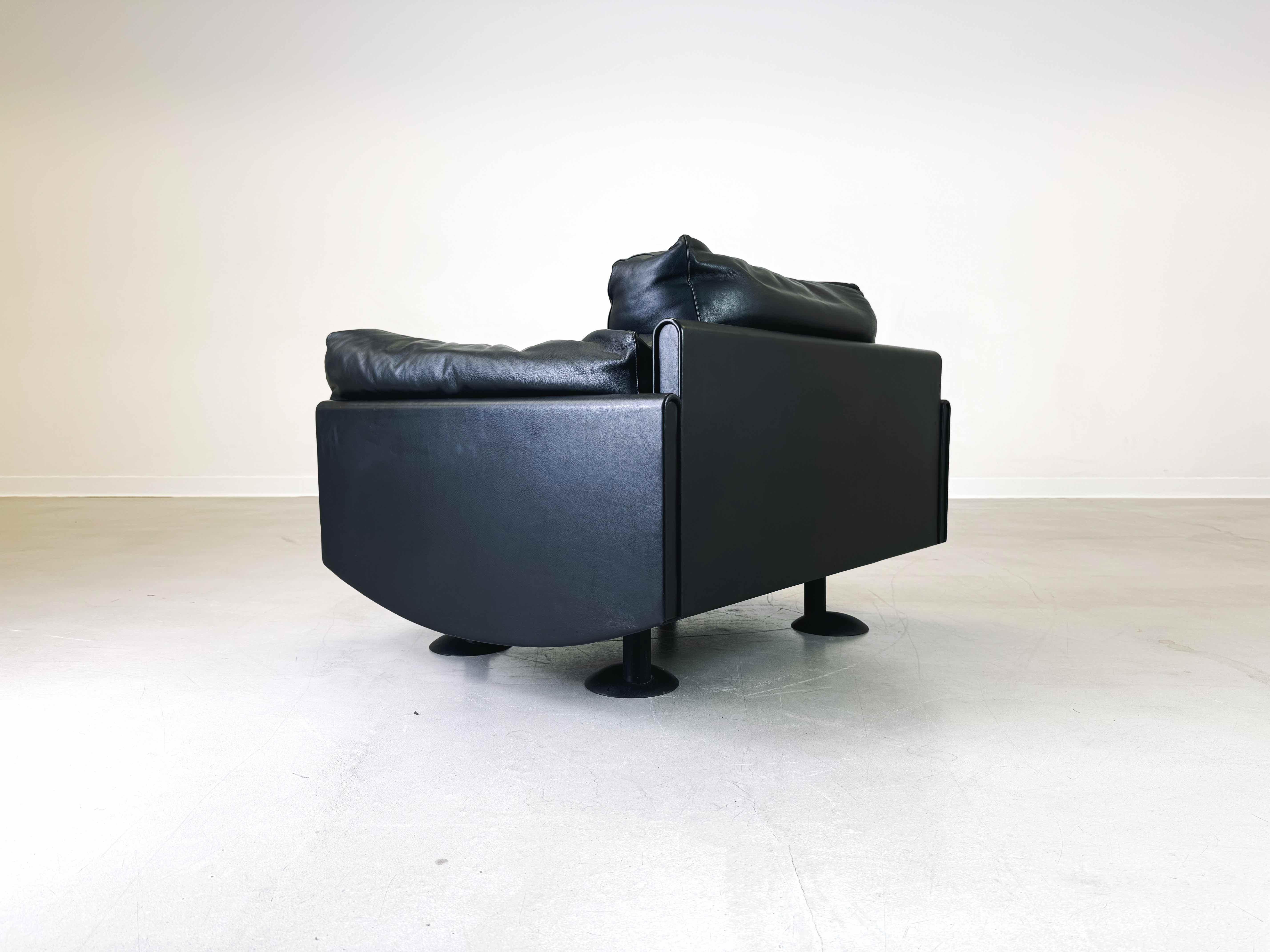 Late 20th Century Original Meritalia armchair Afra & Tobia Scarpa leather black 1980s