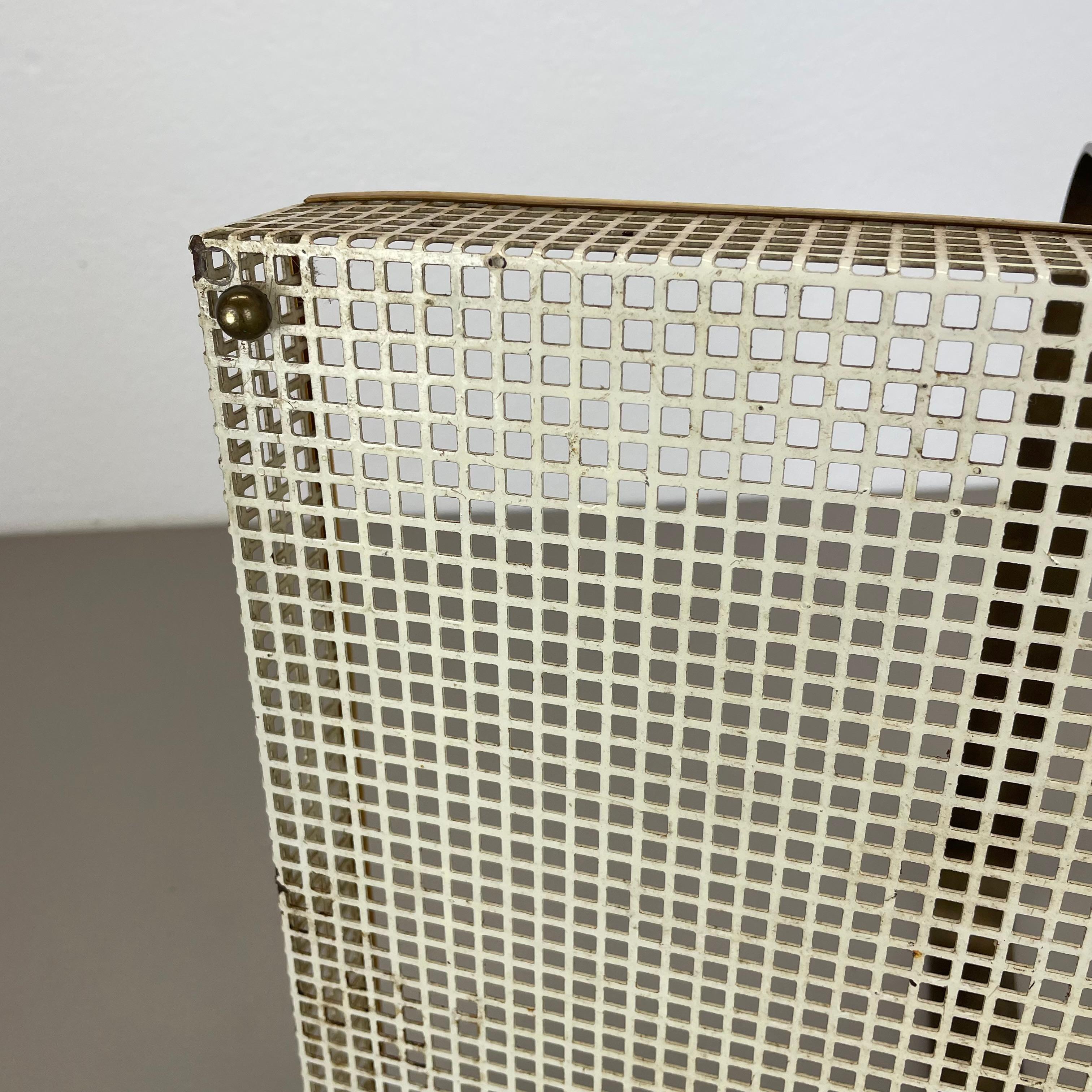 Plateau métallique original de style Mathieu Matégot, Vereinigte Werkstätten München, 1950 en vente 10