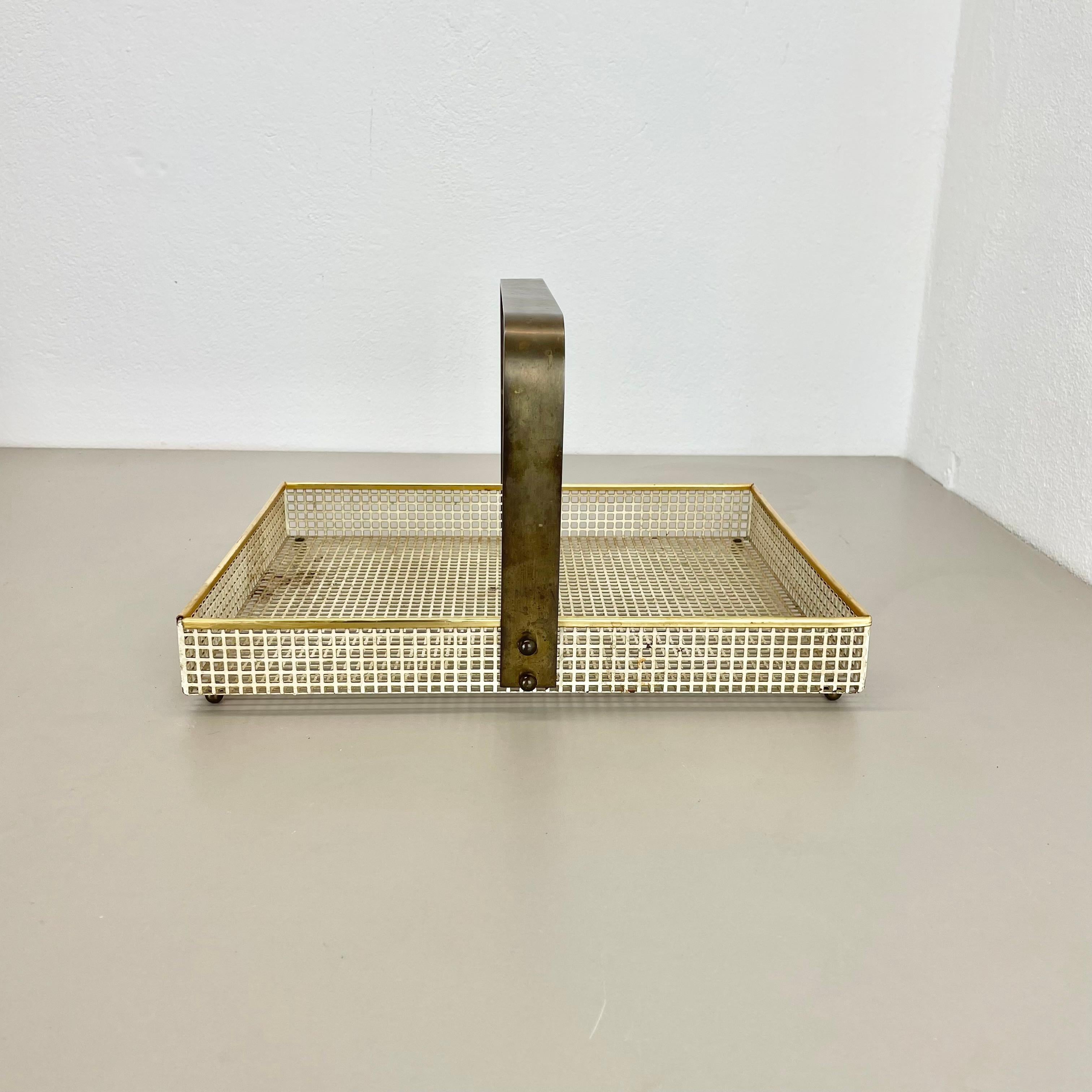 Mid-Century Modern Plateau métallique original de style Mathieu Matégot, Vereinigte Werkstätten München, 1950 en vente