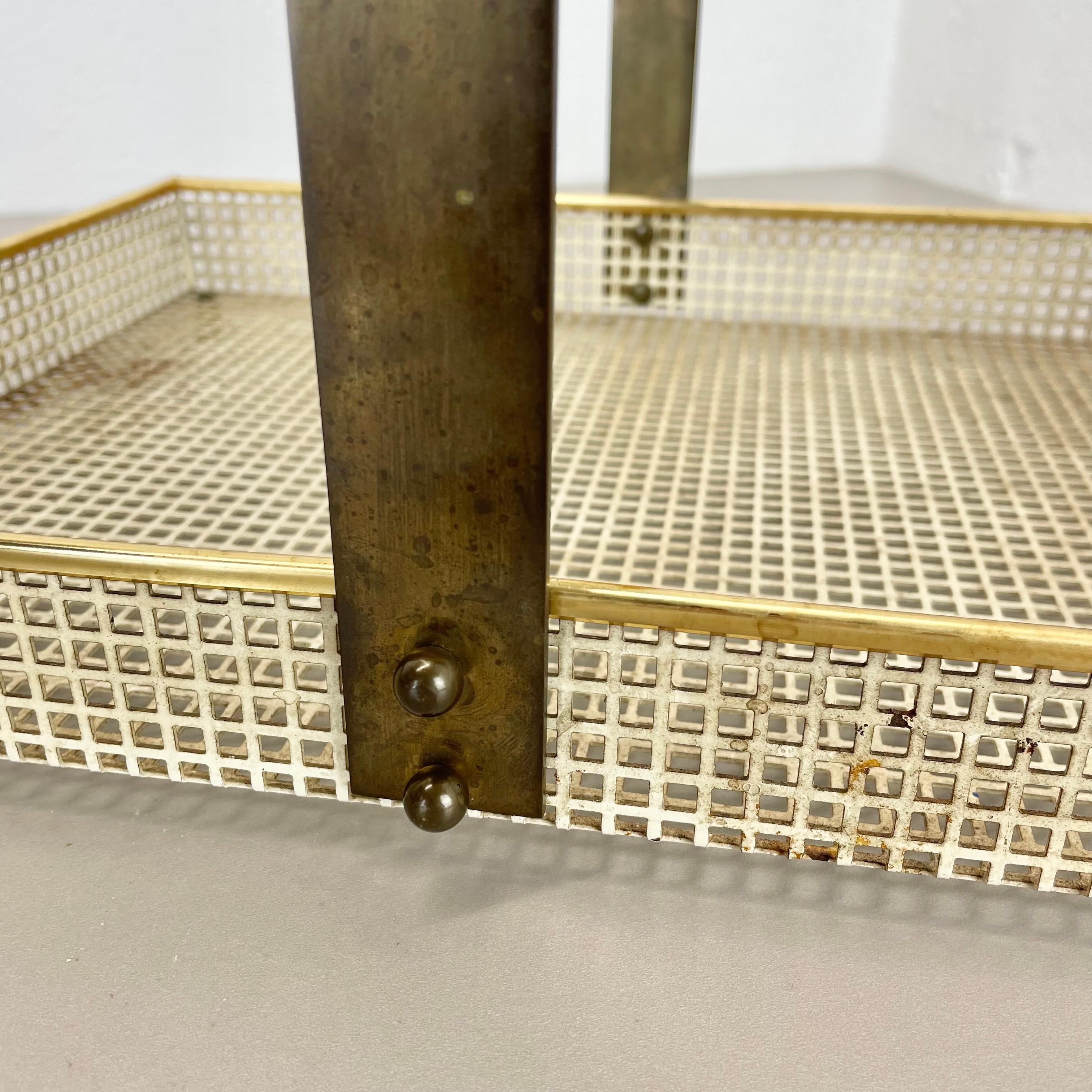 20ième siècle Plateau métallique original de style Mathieu Matégot, Vereinigte Werkstätten München, 1950 en vente