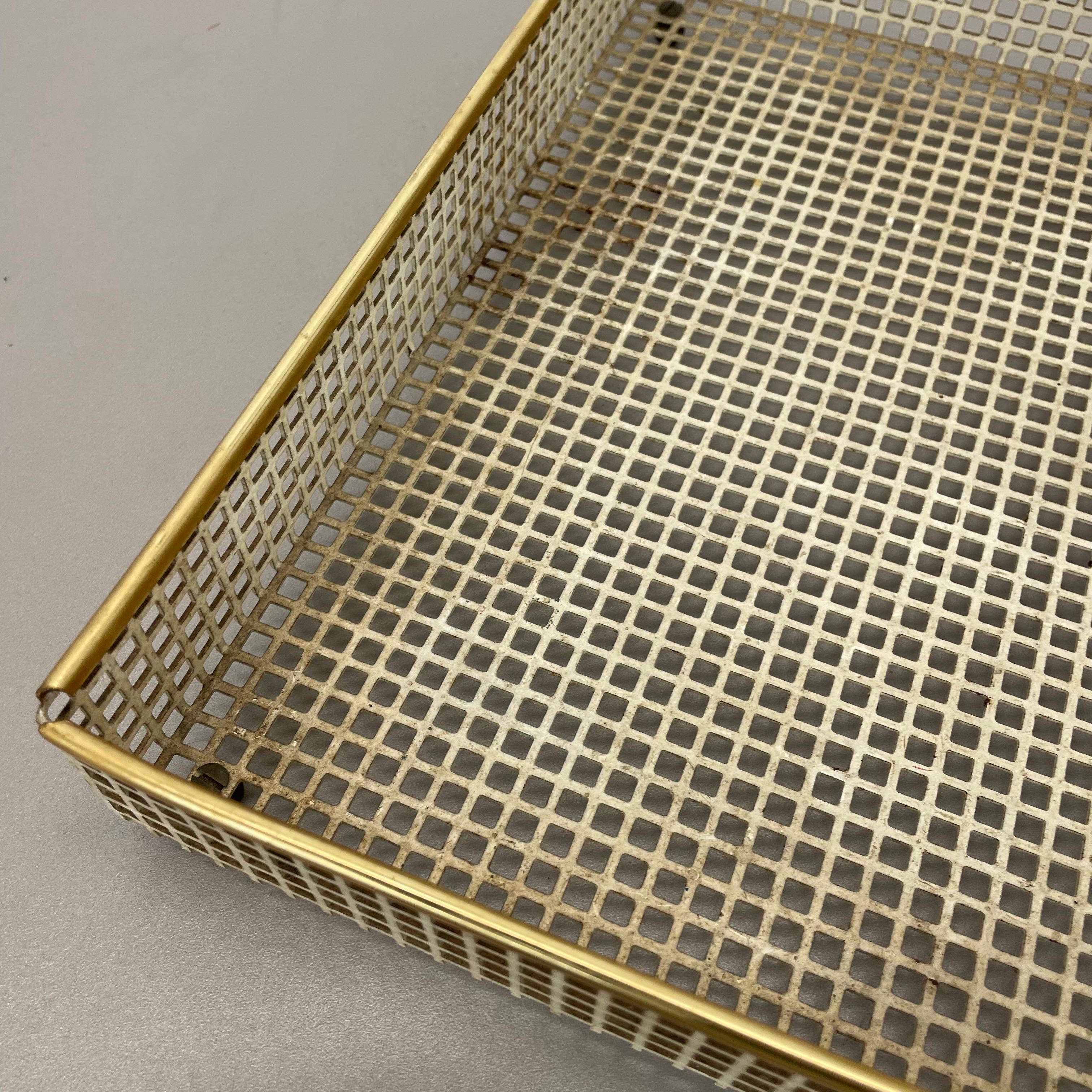 Plateau métallique original de style Mathieu Matégot, Vereinigte Werkstätten München, 1950 en vente 1