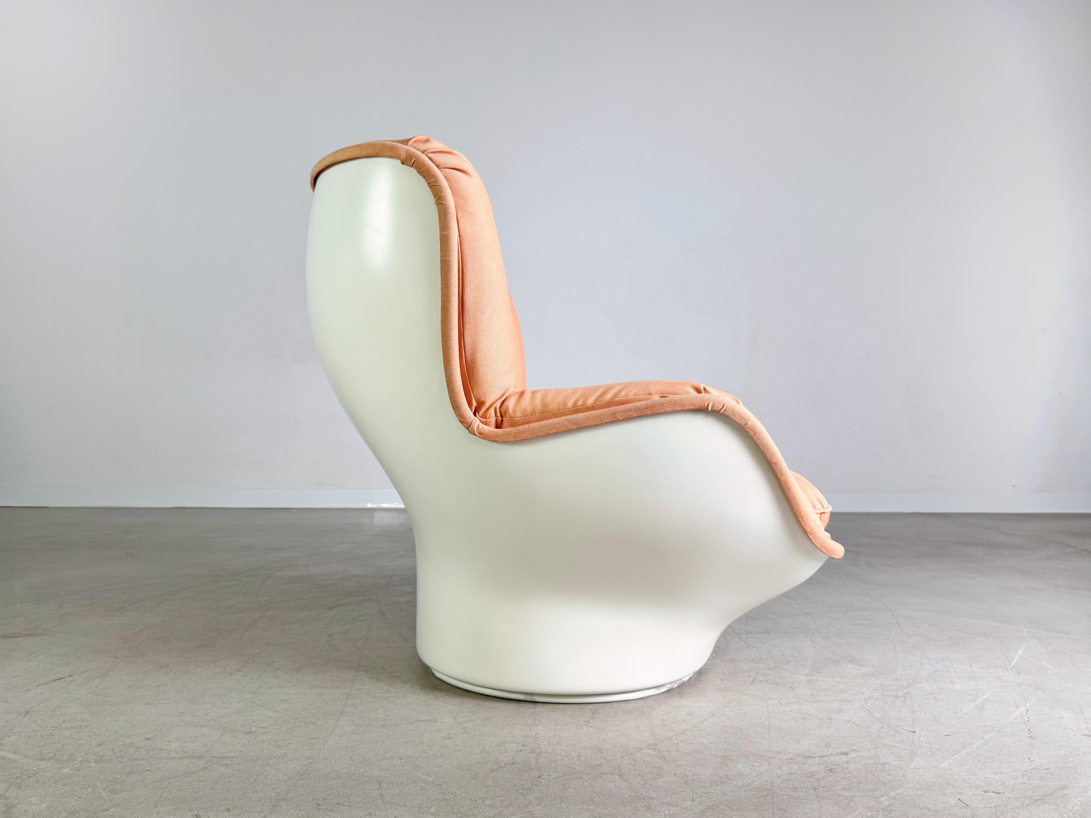 Late 20th Century Original Michel Cadestin Karate Lounge Sessel Airbone Glasfaser For Sale