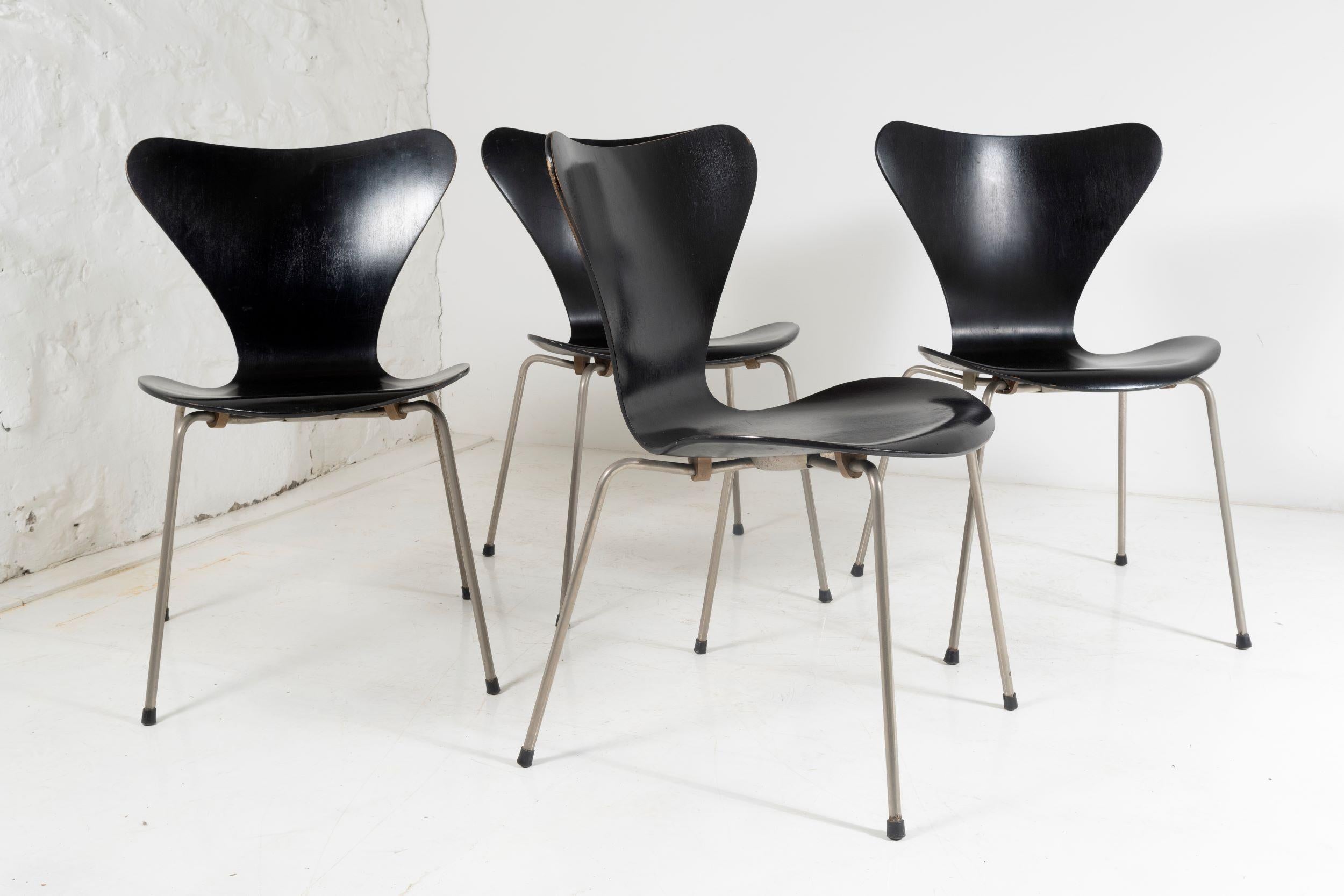 Mid-Century Modern Original Mid Century 1960s Arne Jacobsen 3107 Syvern Dining Chairs Fritz Hansen