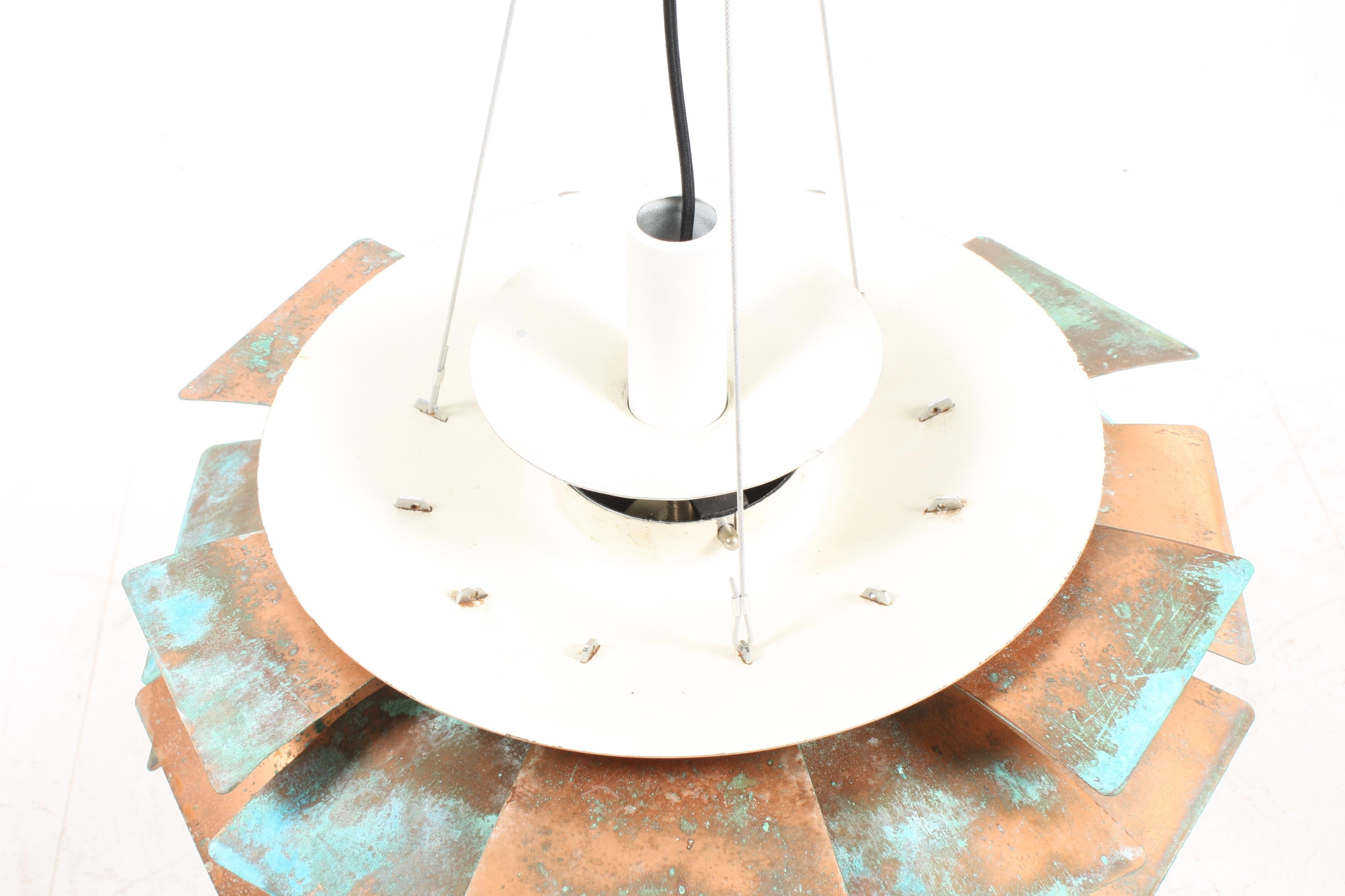 Danois Lampe à suspension artichaut originale du milieu du siècle dernier en cuivre patiné