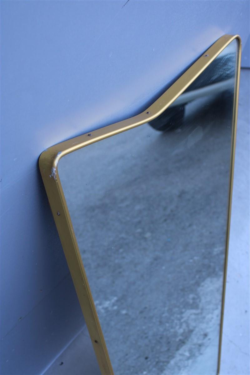 Original Mid-Century Asymmetrical Mirror in Italian Shaped Brass, 1950s For Sale 1