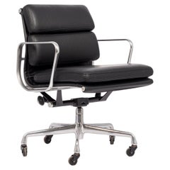 Originaler Bürostuhl aus schwarzem Leder aus der Mitte des Jahrhunderts von Eames für Herman Miller