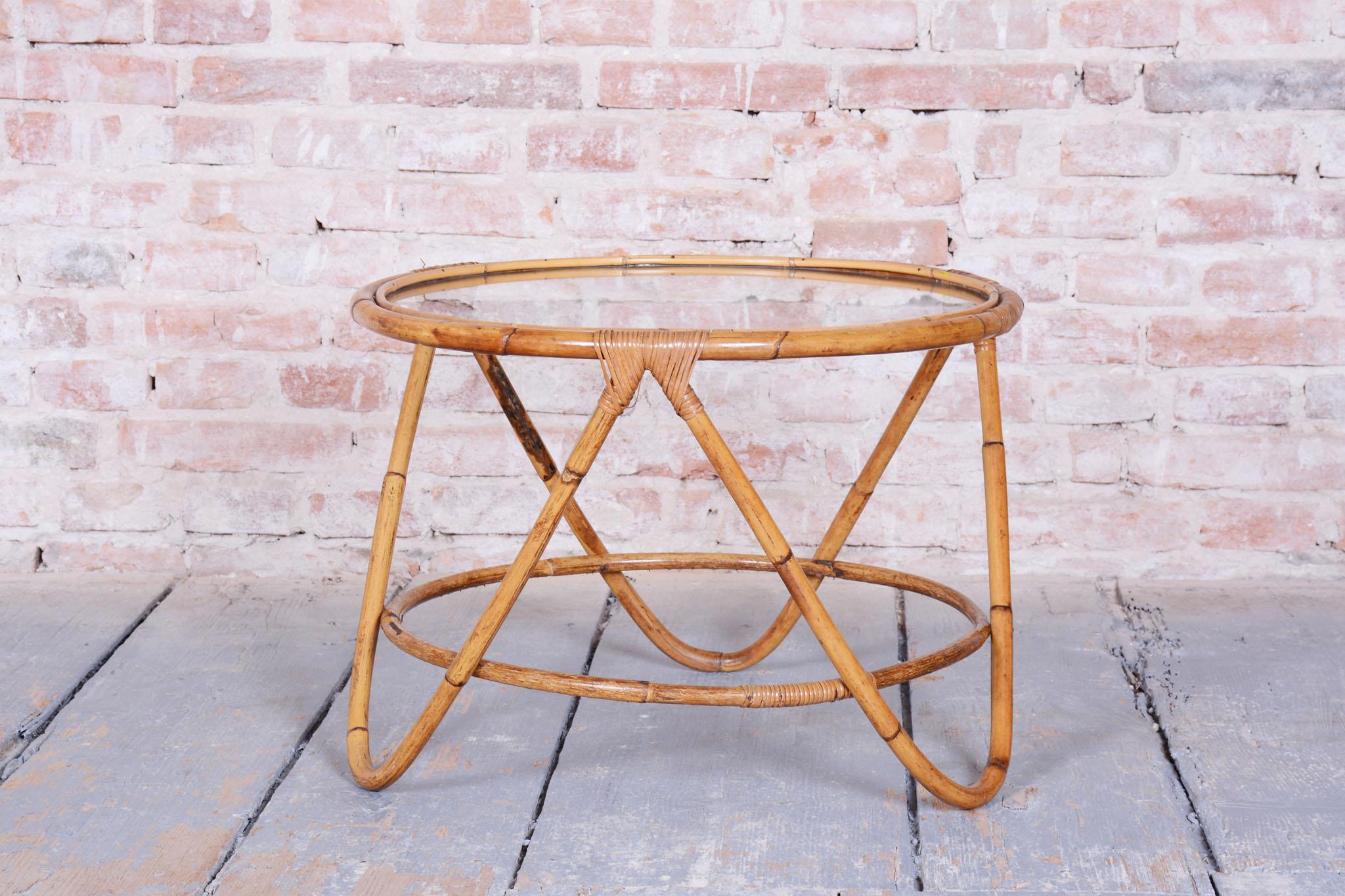 Mid-Century Modern Table basse originale du milieu du siècle dernier, par Alan Fuchs, rotin, tchèque, années 1940 en vente