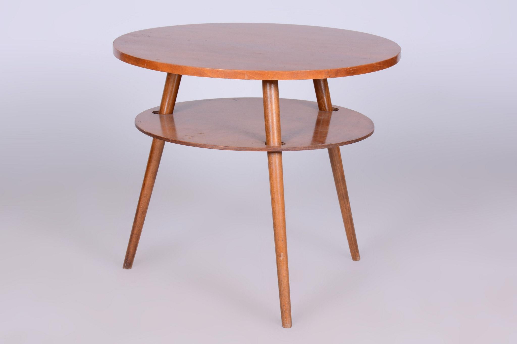 Mesa de centro original de mediados de siglo, nogal, haya, checa, años 50 Checo en venta