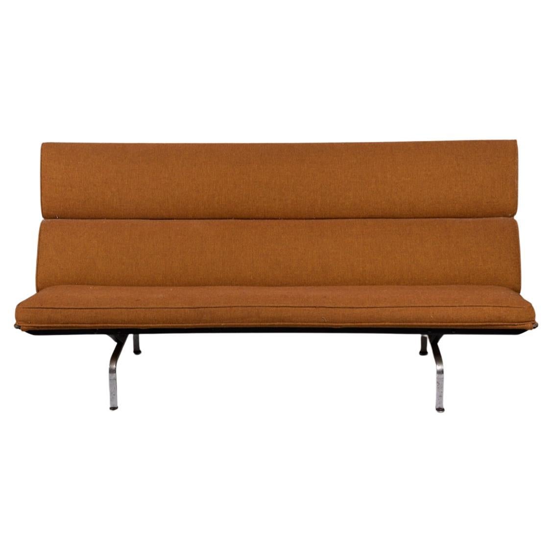 Canapé compact du milieu du siècle dernier par Ray et Charles Eames pour Herman Miller en vente