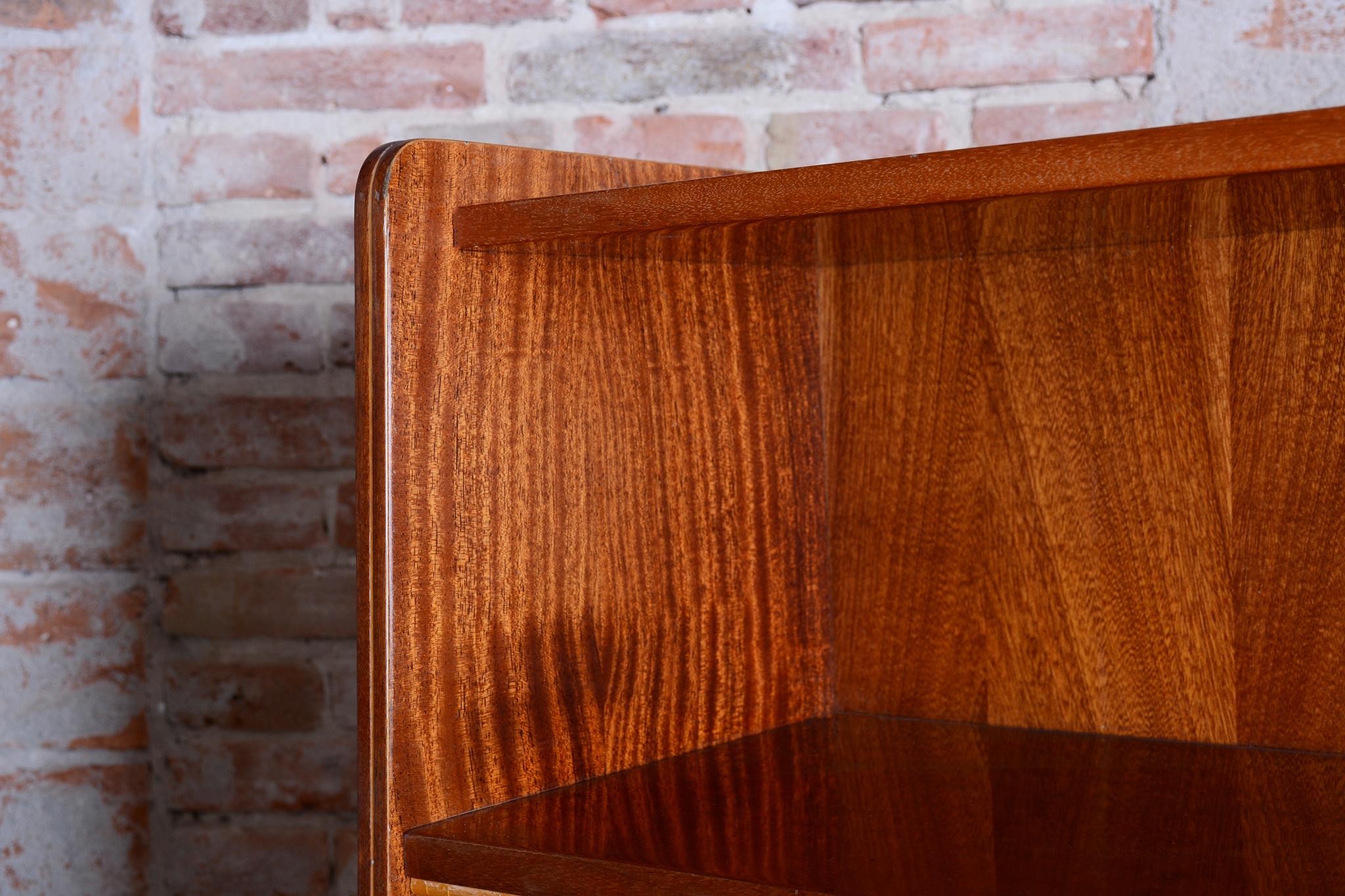 Bois Original Mid-Century Display Cabinet, by Nový Domov, Mahogany, Czech, 1950s en vente
