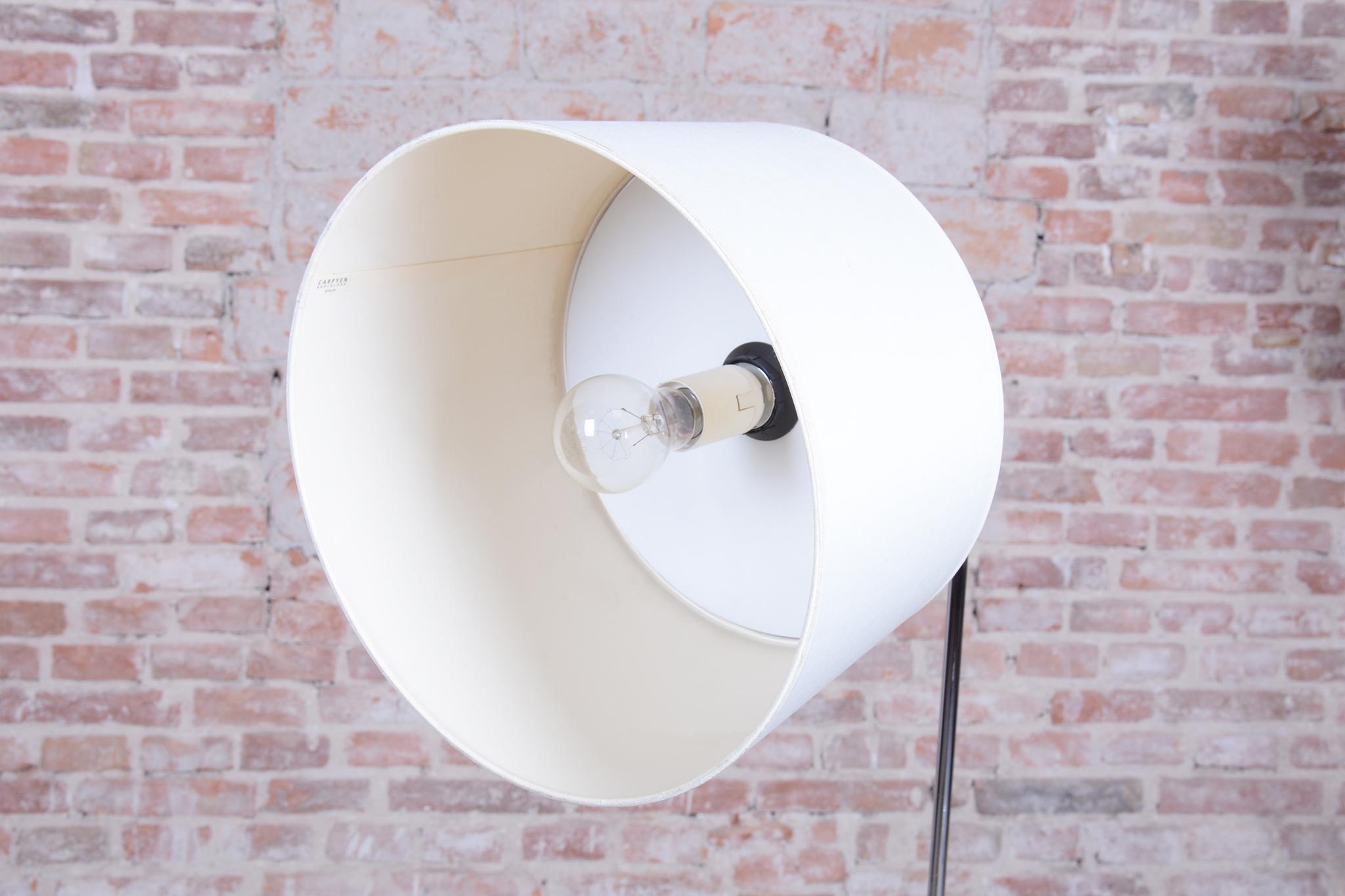 Lámpara de pie original de mediados de siglo, de G. Teixido, cromo, cotón, Italia, años 90 en venta 5