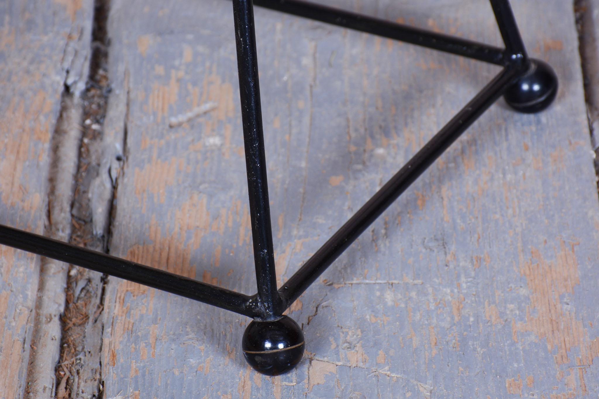 Pot de fleurs original du milieu du siècle avec support, céramique, acier, tchèque, années 1960 en vente 1