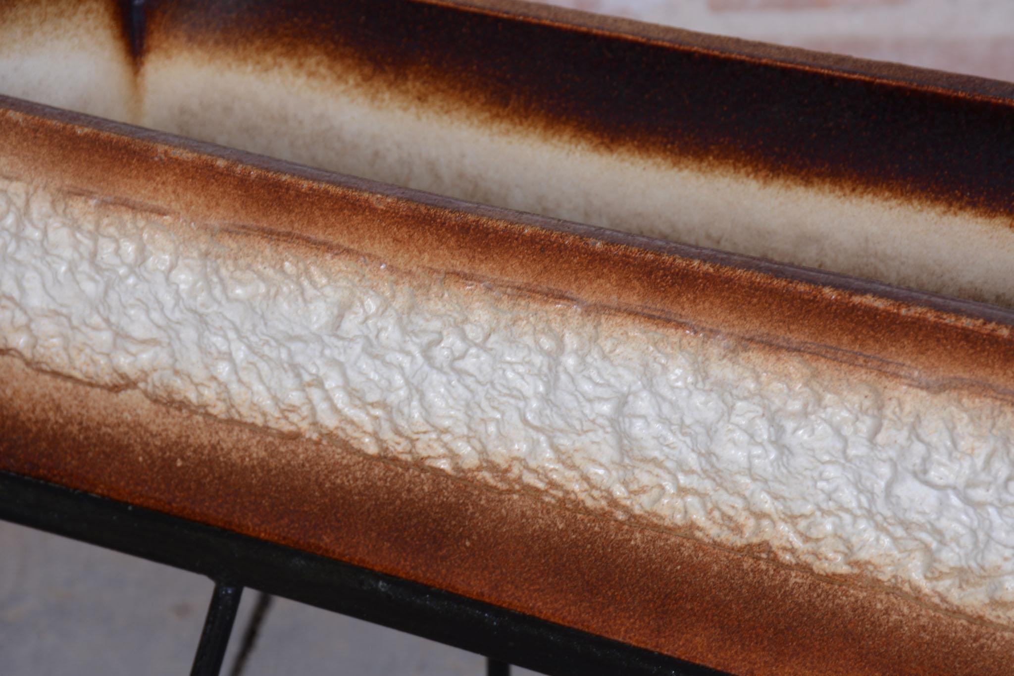 Pot de fleurs original du milieu du siècle avec support, céramique, acier, tchèque, années 1960 en vente 2