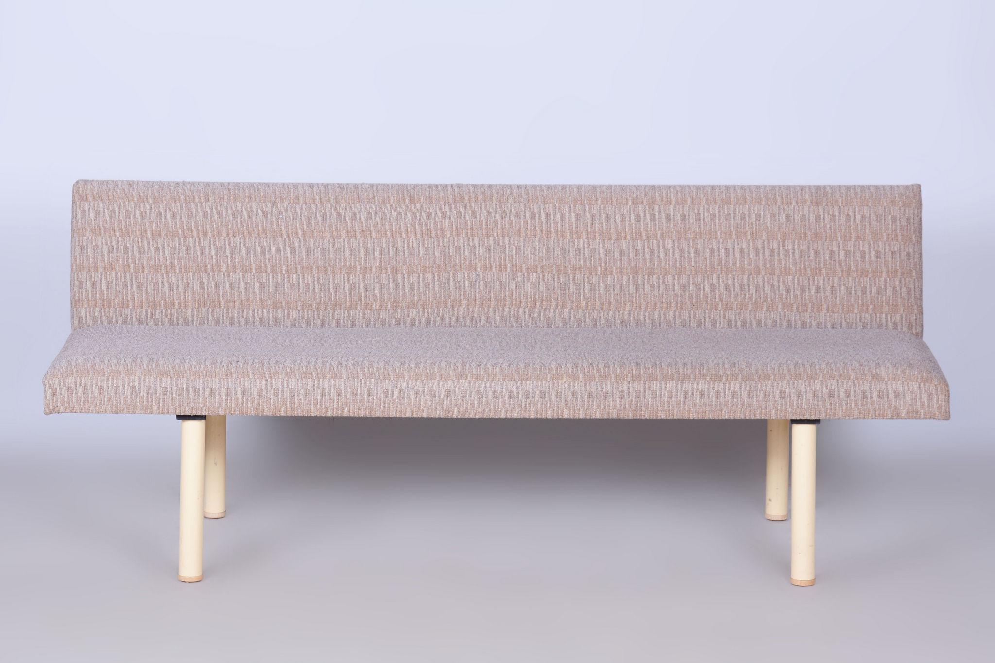 Dimensions :
Hauteur : 77 cm (30.3 in)
Largeur : 185 cm (72.8 in)
Profondeur : 70 cm (27.6 in)
Siège : 47 cm (18.5 in)

Dimensions après dépliage :
Hauteur : 47 cm (18.5 in)
Largeur : 185 cm (72.8 in)
Profondeur : 85 cm (33.5 in)

Ce canapé-lit