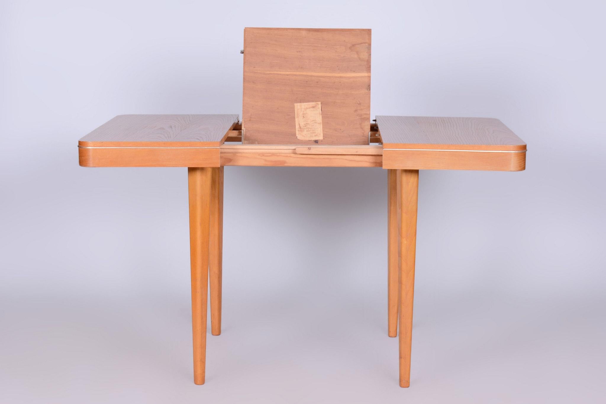 Mesa plegable original de mediados de siglo, de JITONA Sobeslav, roble, checa, años 50 en Bueno estado para la venta en Brandys nad Labem, Středočeský kraj