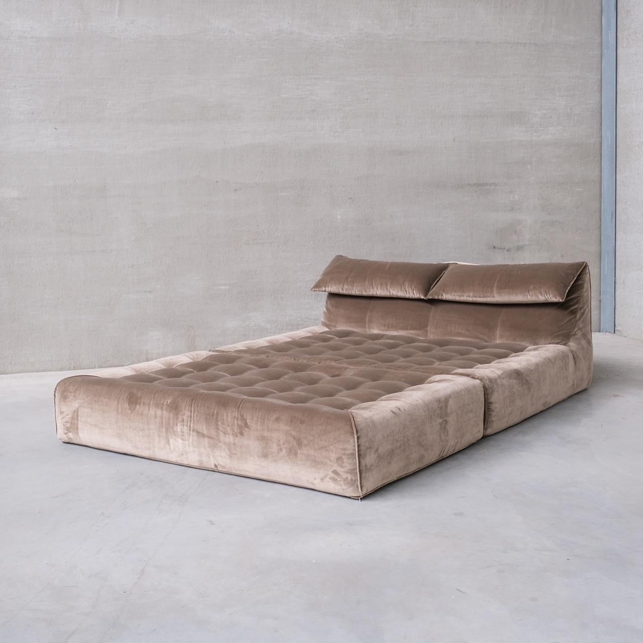 Originales italienisches Bett oder Tagesbett aus der Jahrhundertmitte von Mario Bellini 