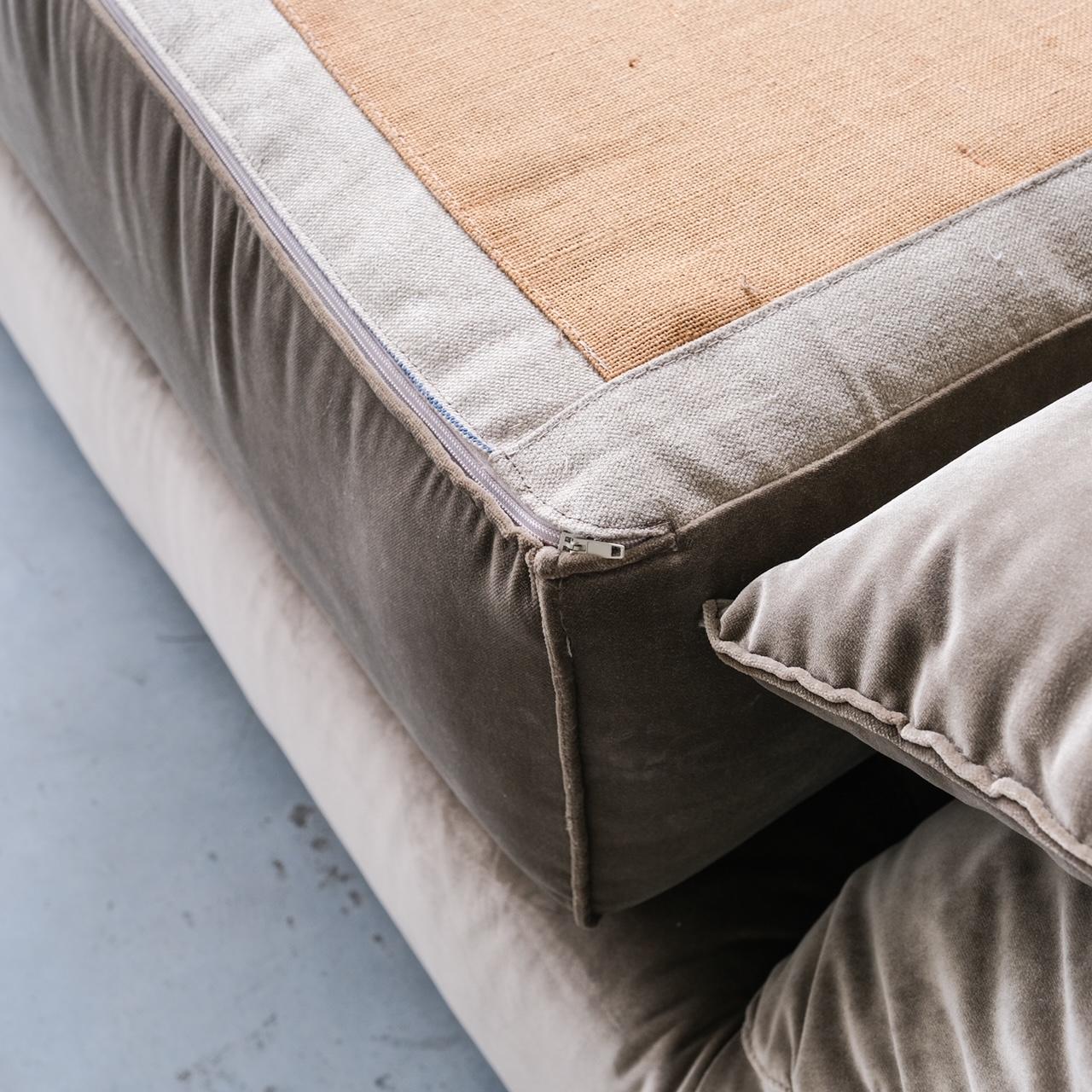 Fabric Original Mid-Century Italian Mario Bellini 'Le Bambole' Bed or Day Bed