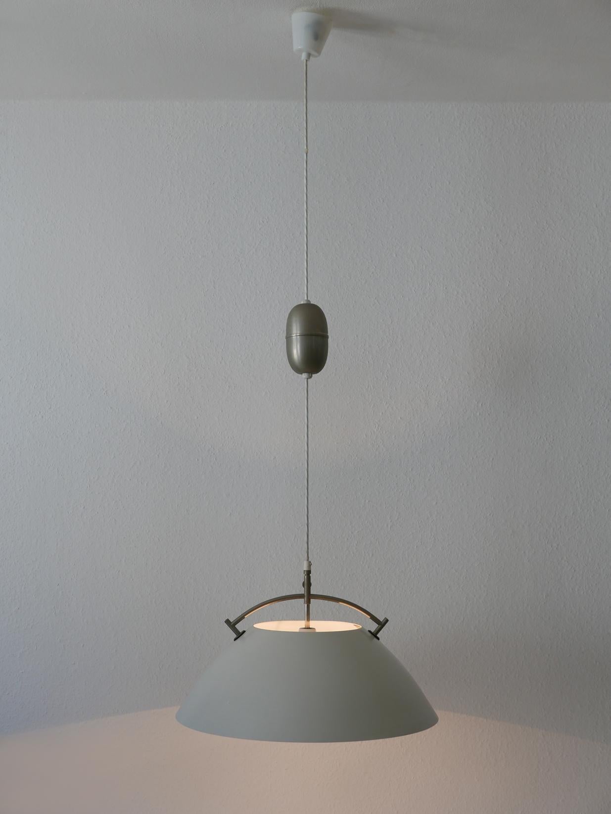Lampe à suspension JH 604 d'origine du milieu du siècle dernier par Hans Wegner pour Louis Poulsen, années 1960 en vente 2