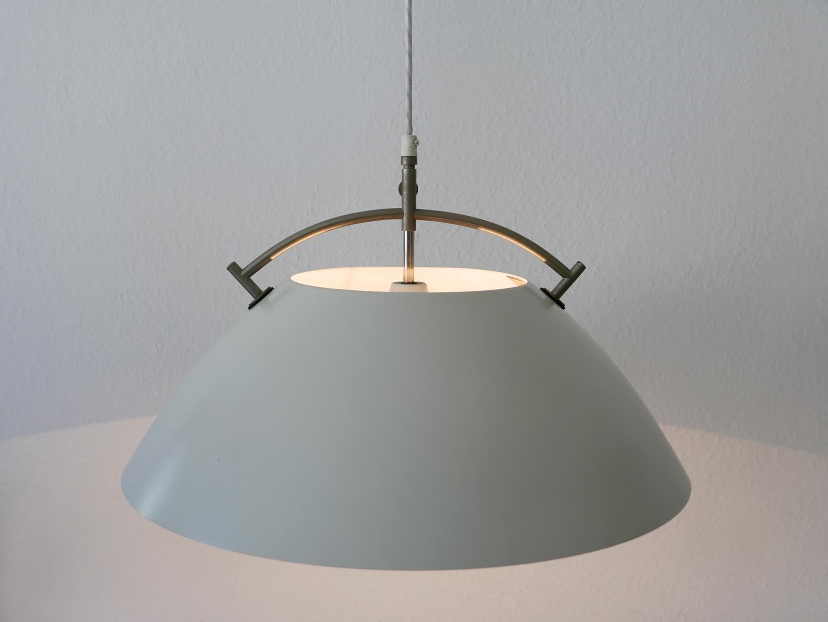 Original Midcentury JH 604 Pendant Lamp by Hans Wegner for Louis Poulsen, 1960s For Sale 2